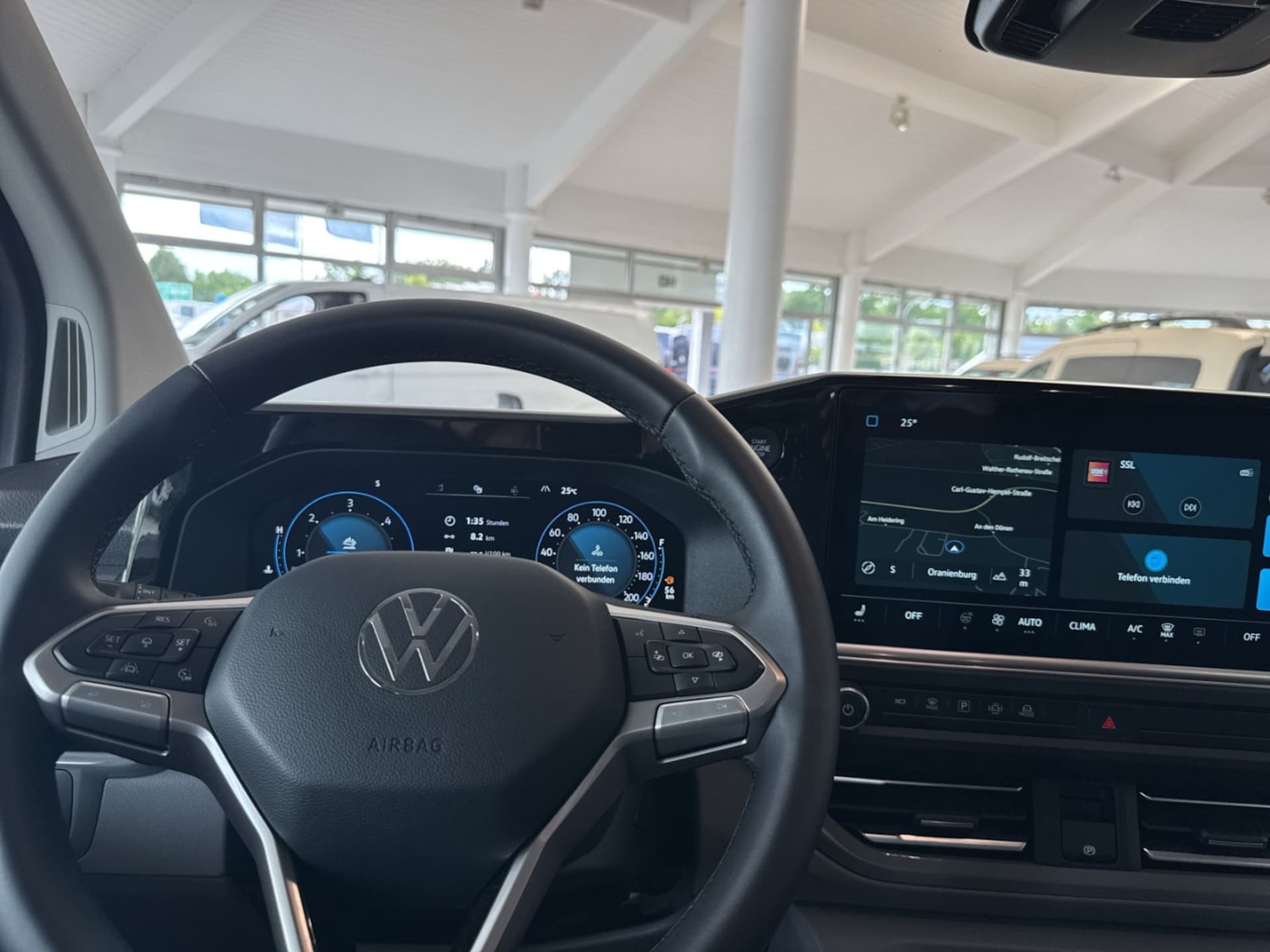 Volkswagen Caravelle Style