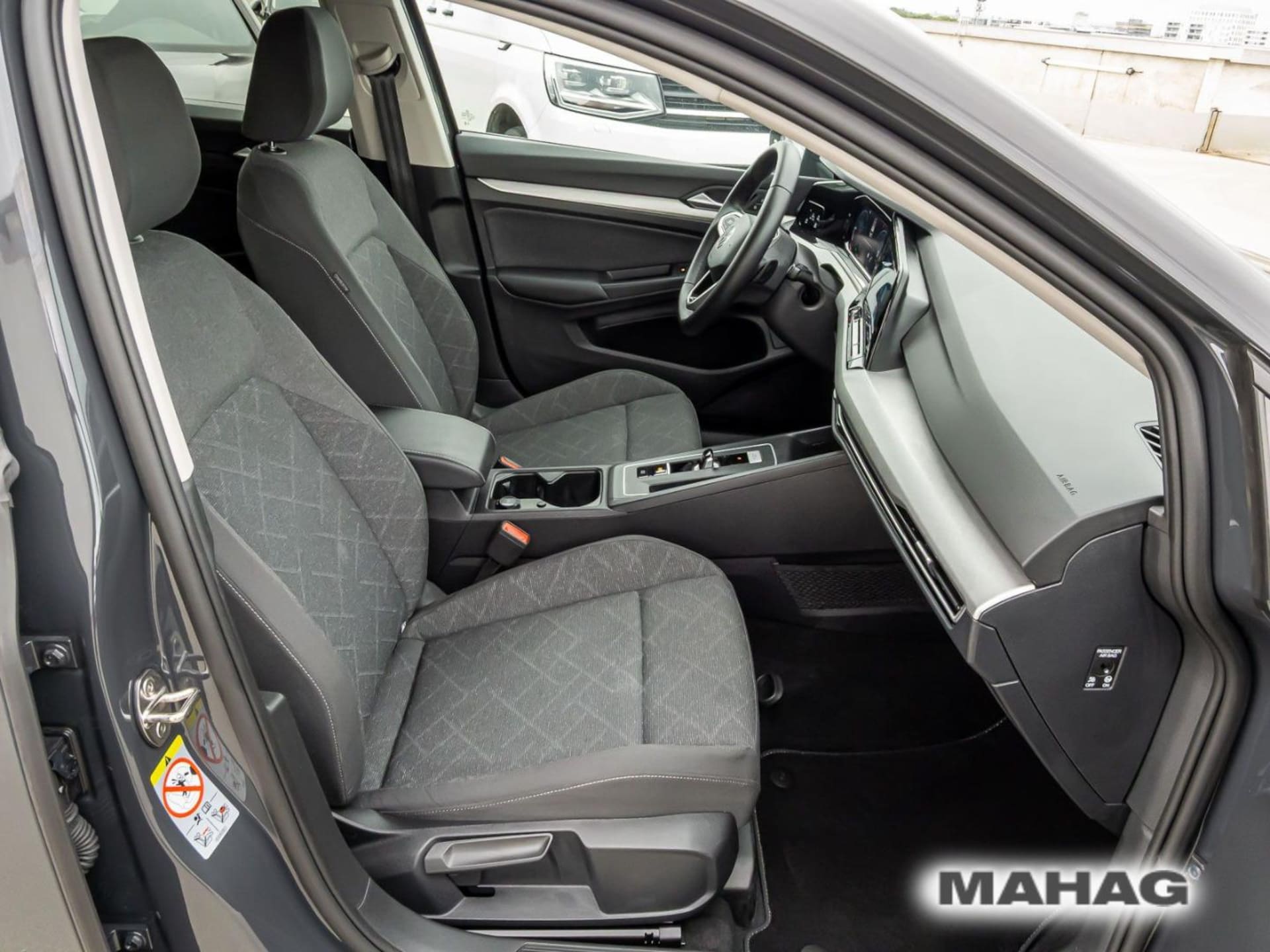 Volkswagen Golf Variant Life