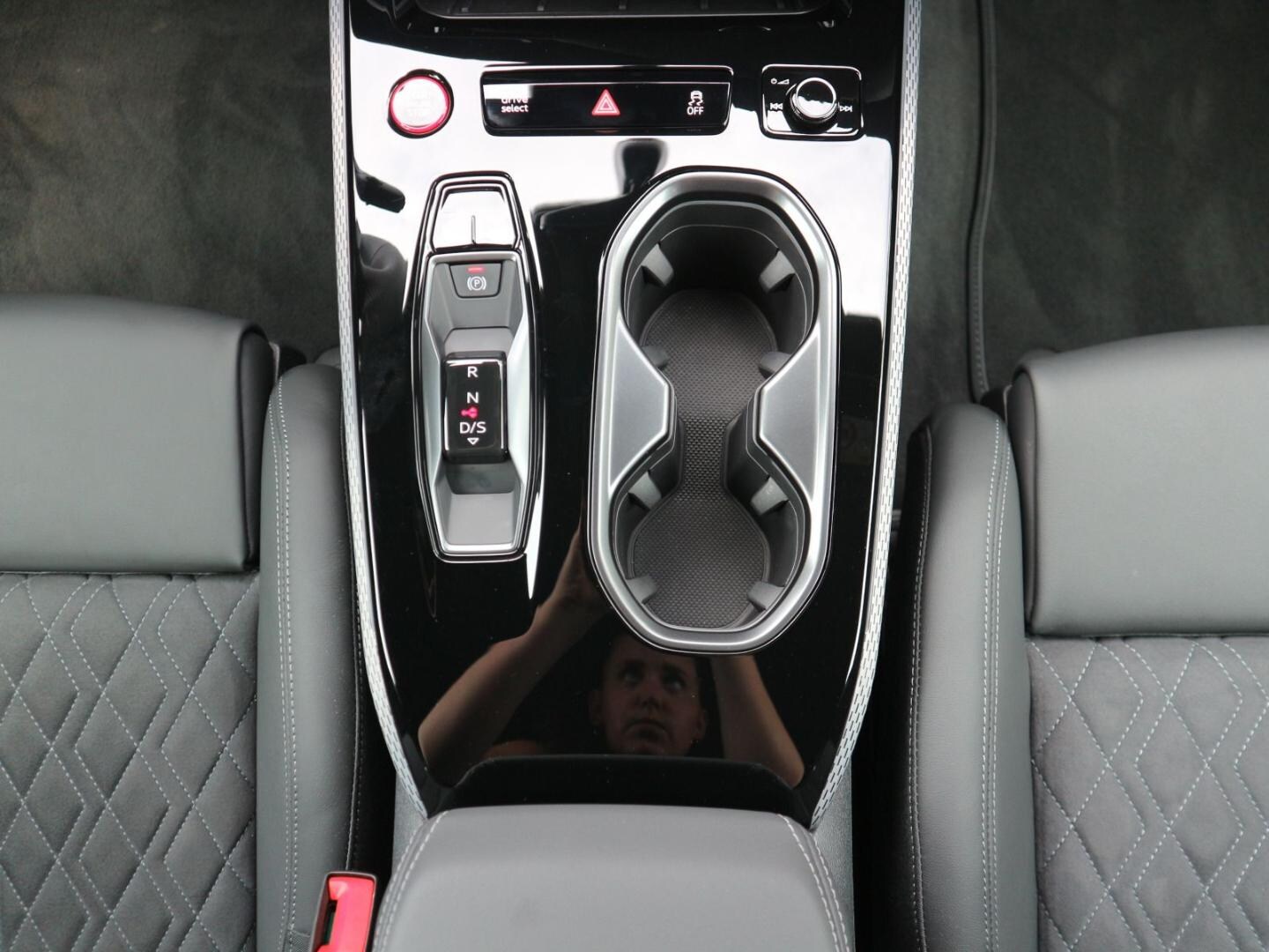 Bild über Audi A6 Avant TDI quattro 150 kW S tronic - für weitere Informationen kontaktieren Sie den Audi Partner