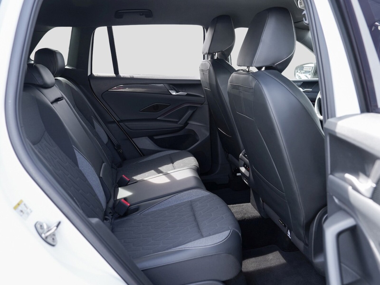 Volkswagen Tiguan – Bild 11