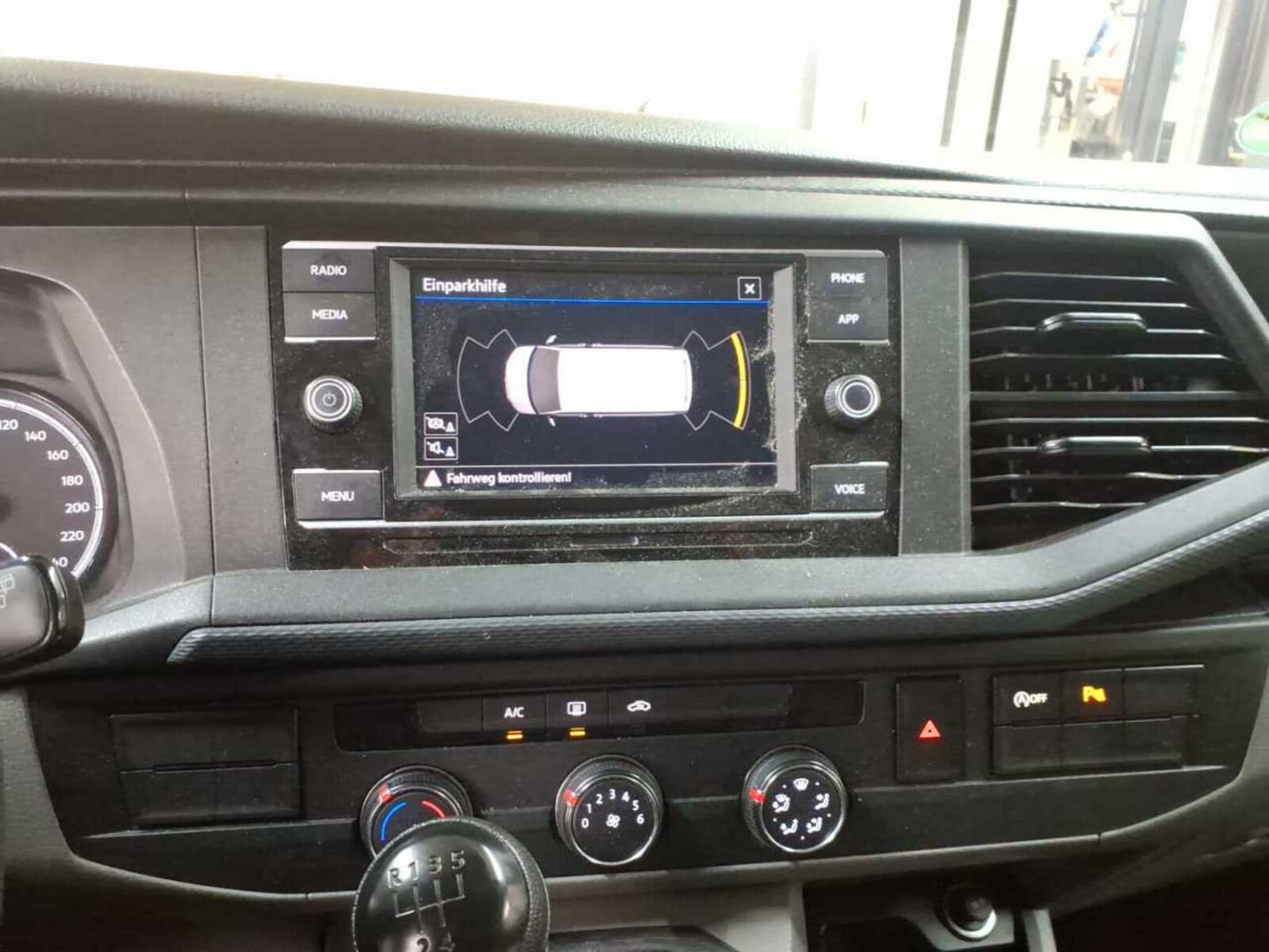 Volkswagen T6.1 Transporter Kombi kurzer Radstand – Bild 6