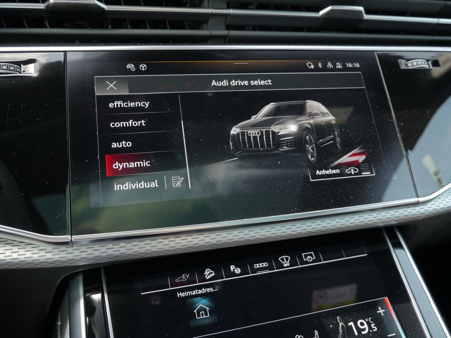 Image about Audi Q7 SUV TFSI e S line 55 TFSI e quattro tiptronic