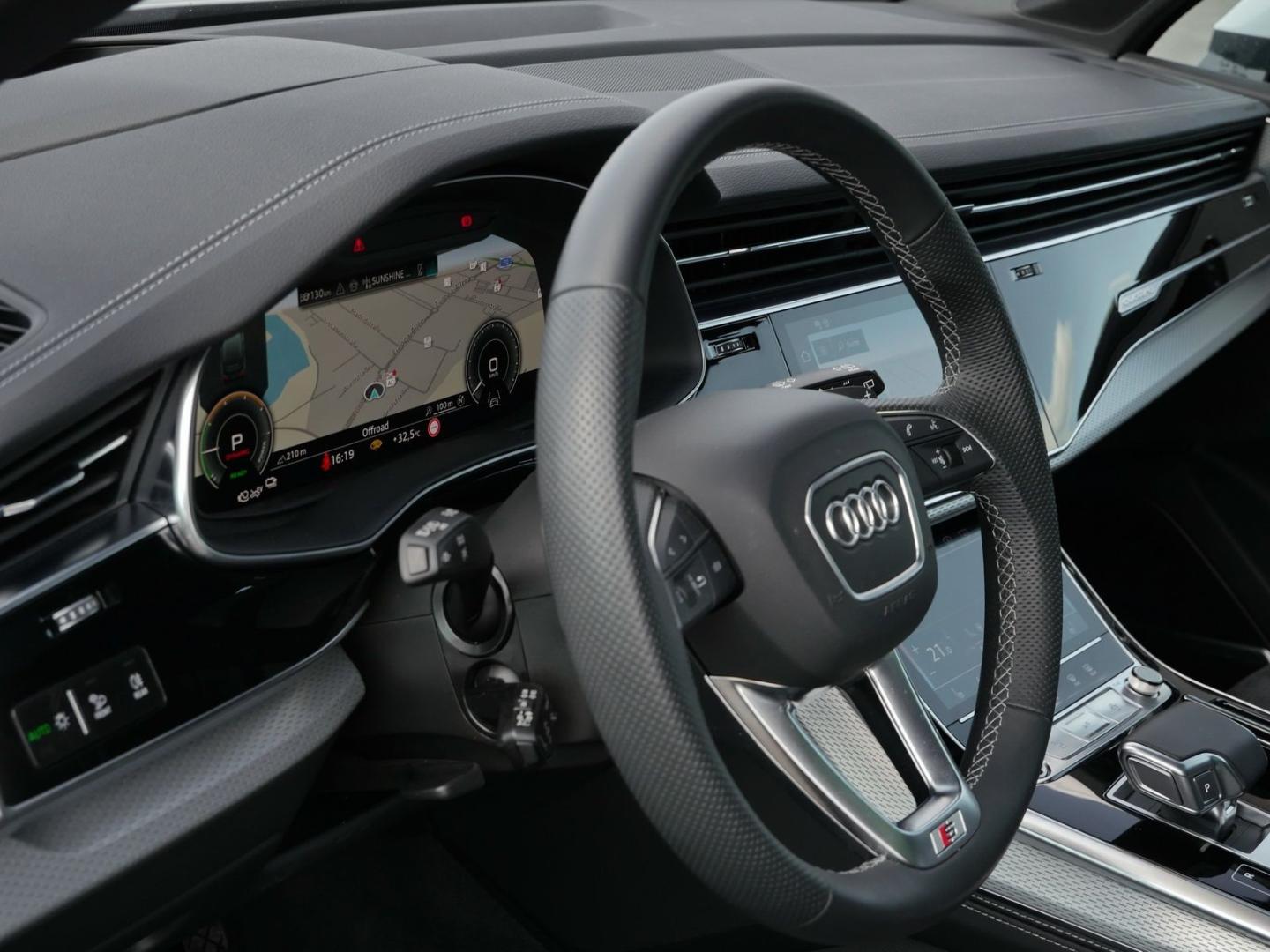Image about Audi Q7 SUV TFSI e S line 55 TFSI e quattro tiptronic