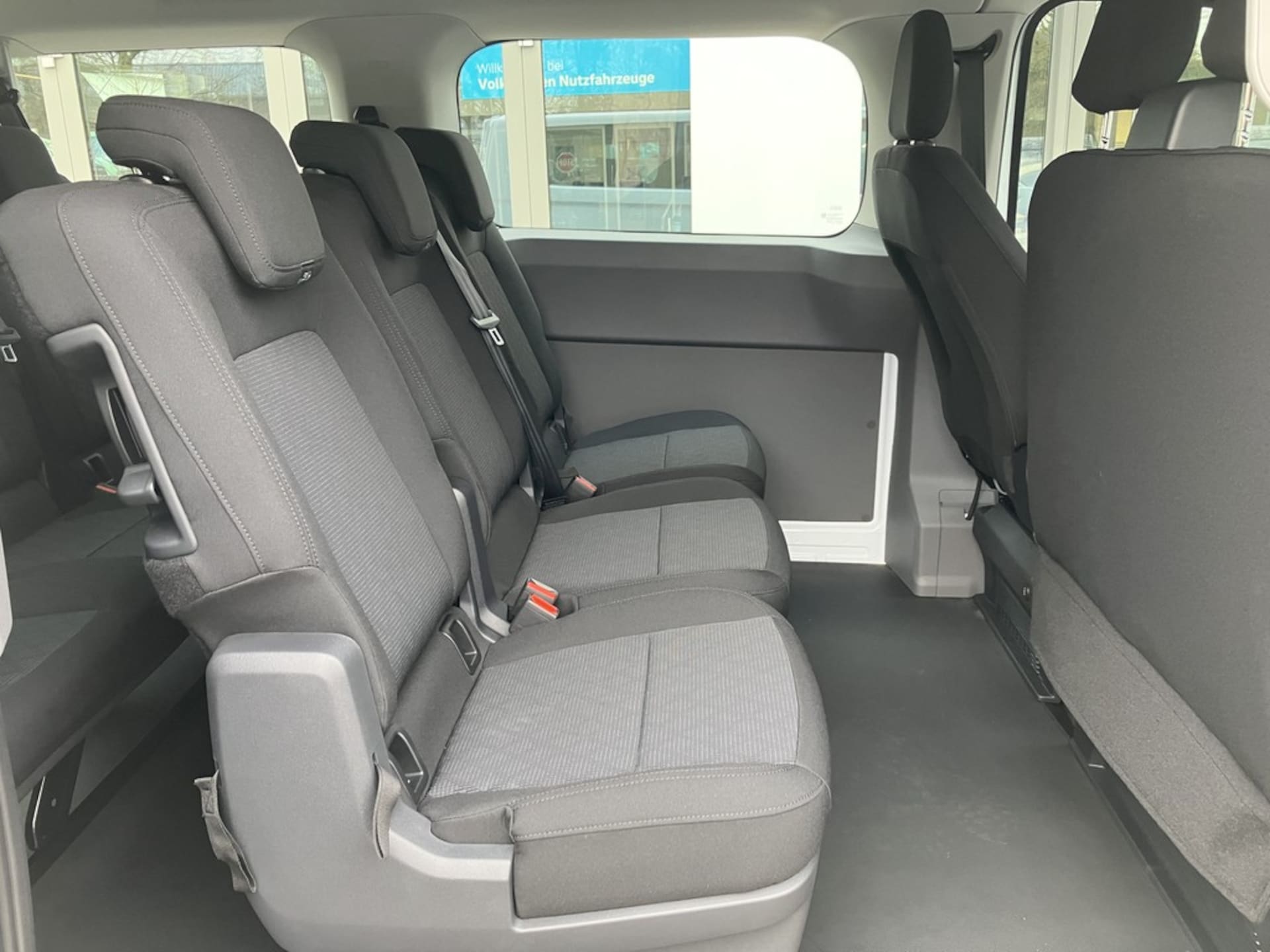 Volkswagen Transporter Kombi langer Radstand