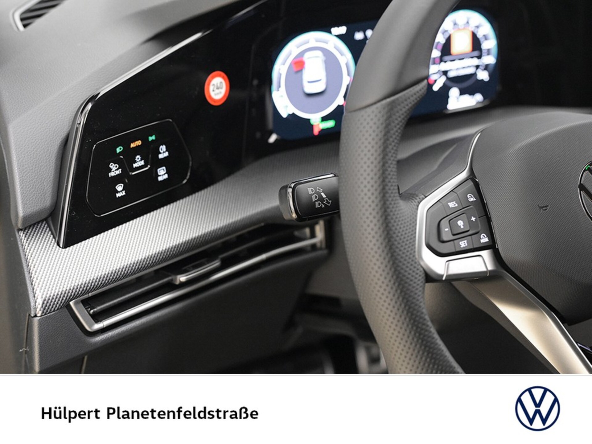 Volkswagen Golf R-Line