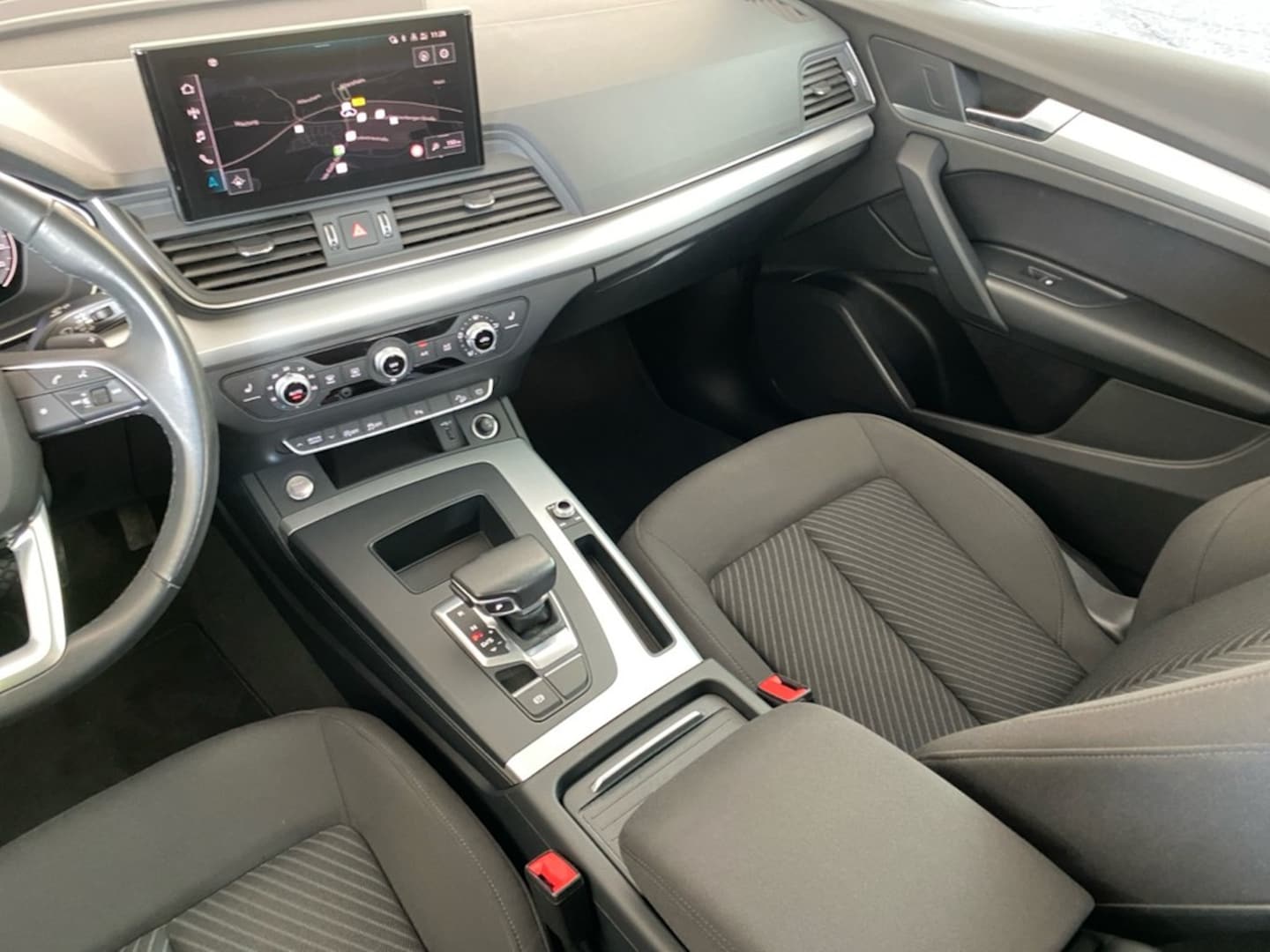 Bild über Audi Q5 35 TDI S tronic - für weitere Informationen kontaktieren Sie den Audi Partner