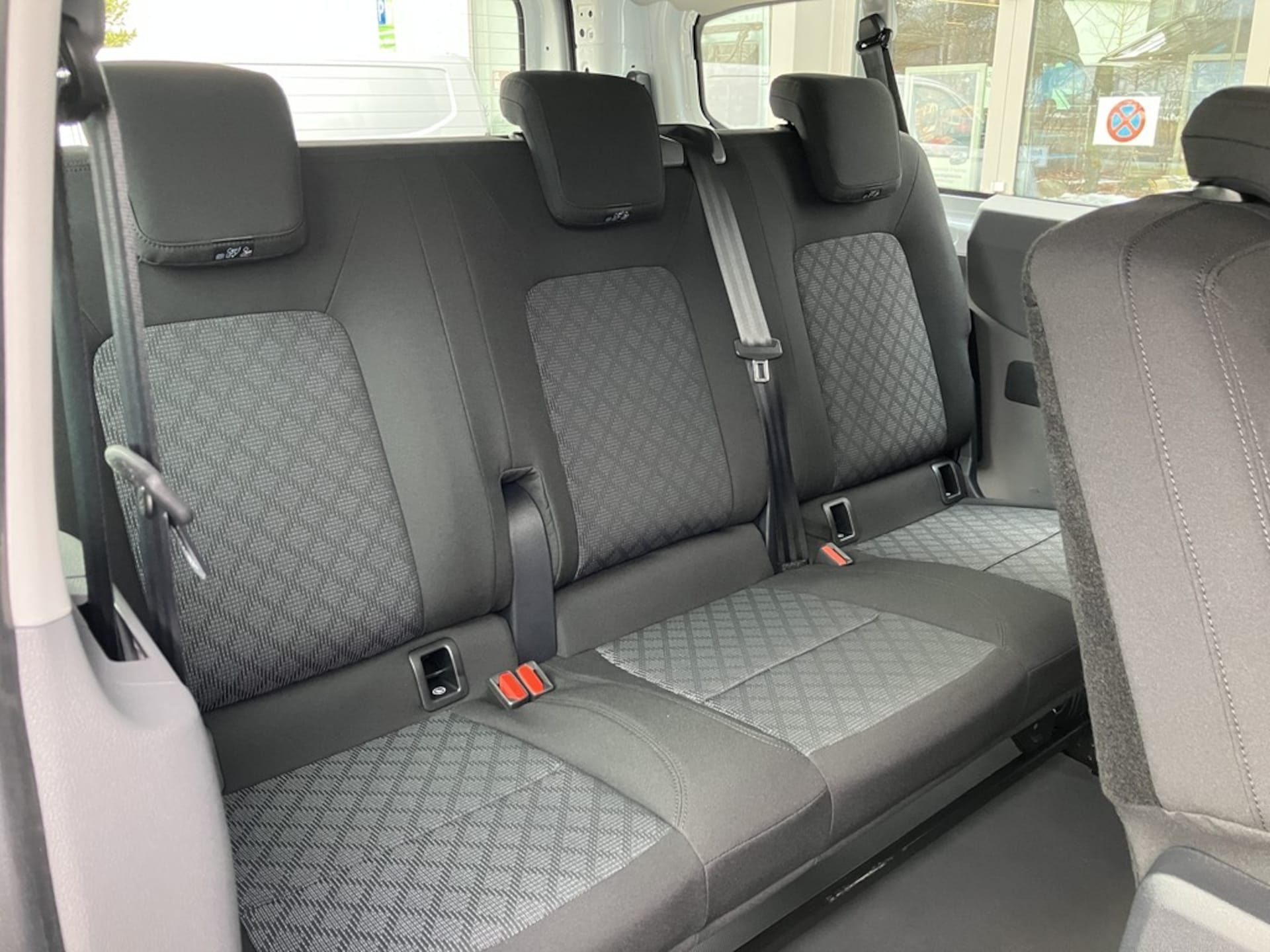 Volkswagen Transporter Kombi langer Radstand