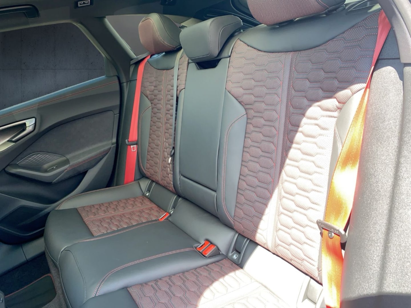 Bild über Audi RS 5 Avant TFSI quattro 470 kW tiptronic - für weitere Informationen kontaktieren Sie den Audi Partner