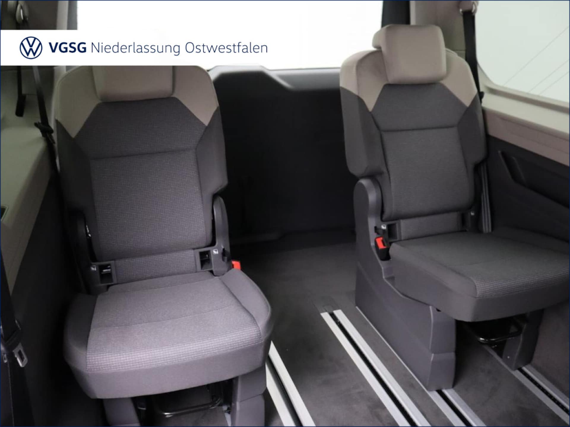Volkswagen Multivan Langversion Basis-Modell