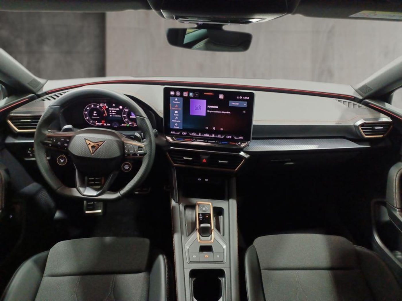 CUPRA Leon Sportstourer 1.5 eTSI DSG 110 kW (150 CV) — photo 4