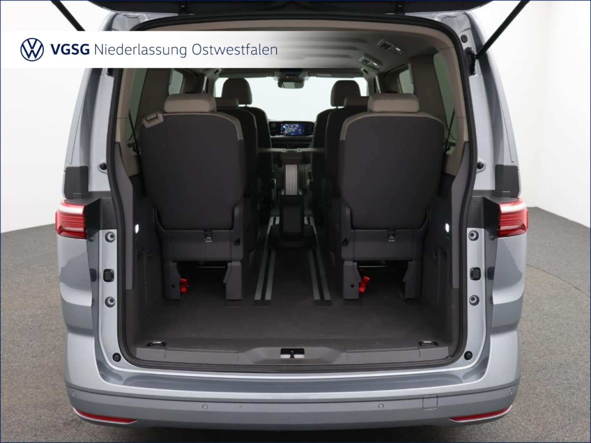 Volkswagen Multivan Langversion Basis-Modell
