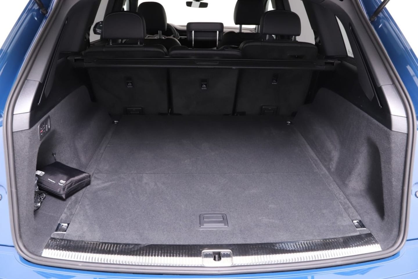 Bild über Audi SQ7 SUV TFSI quattro 373 kW tiptronic - für weitere Informationen kontaktieren Sie den Audi Partner