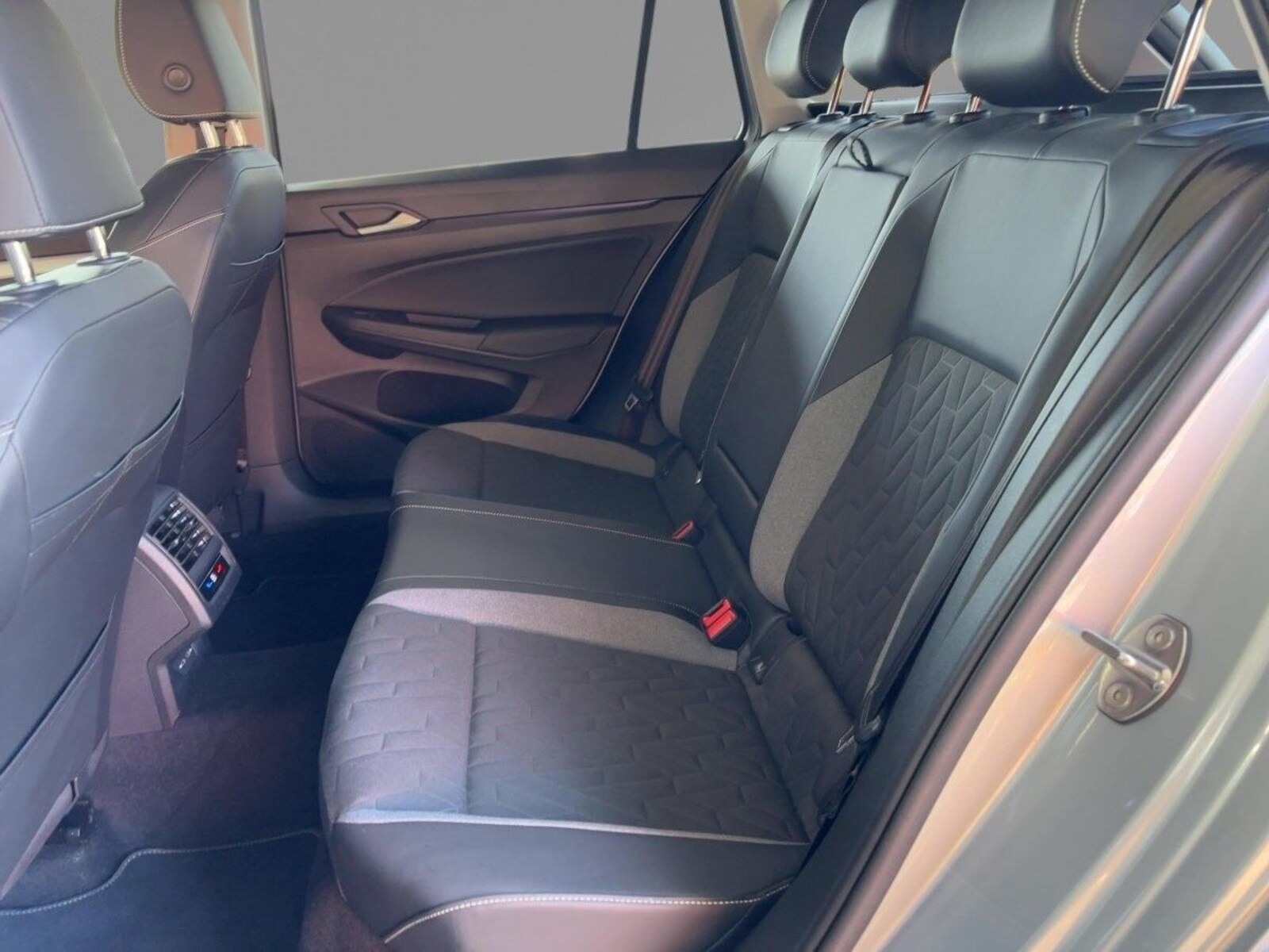 Volkswagen Golf Variant – Bild 8