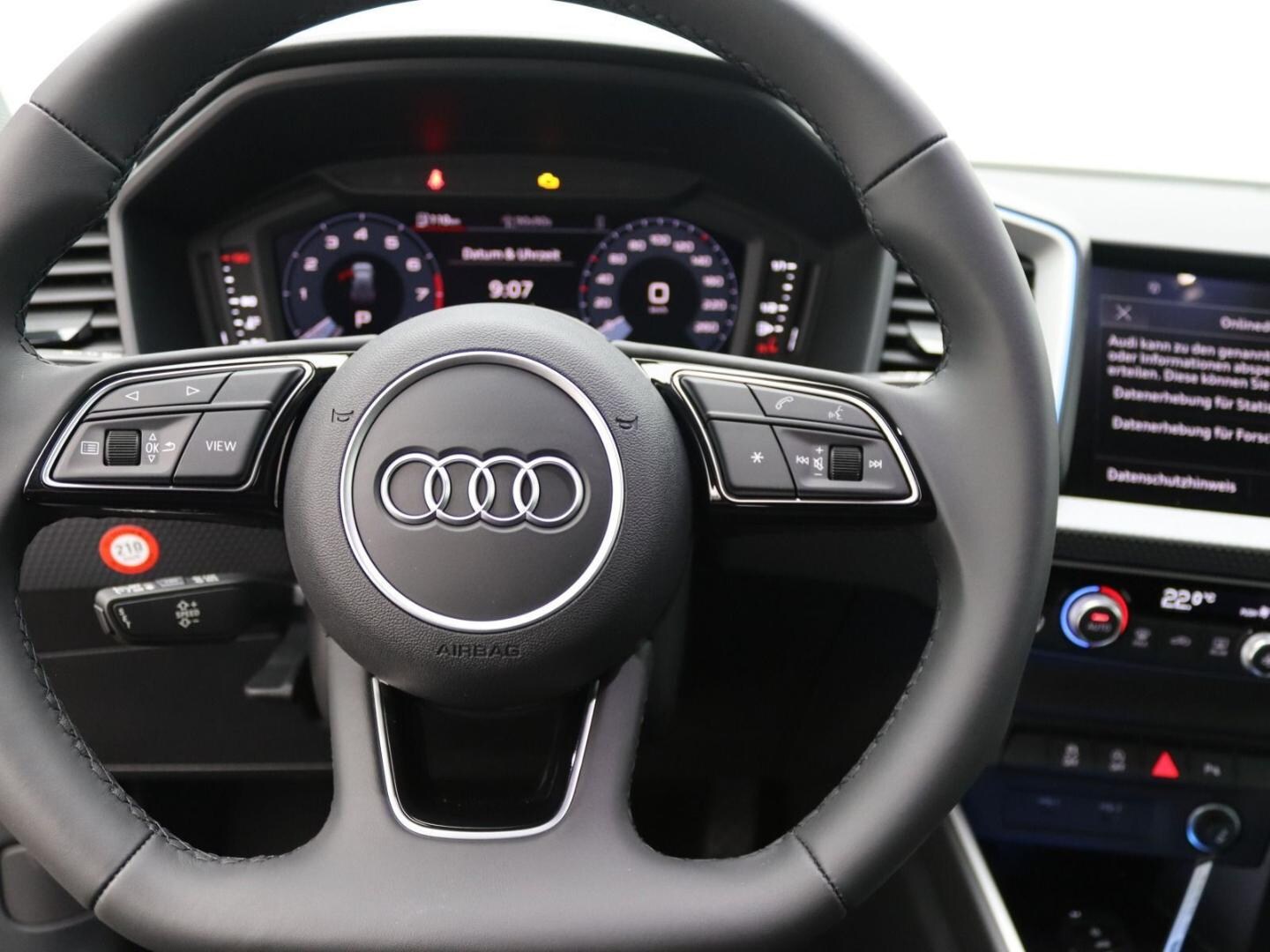 Bild über Audi A1 Sportback S line 30 TFSI S tronic - für weitere Informationen kontaktieren Sie den Audi Partner