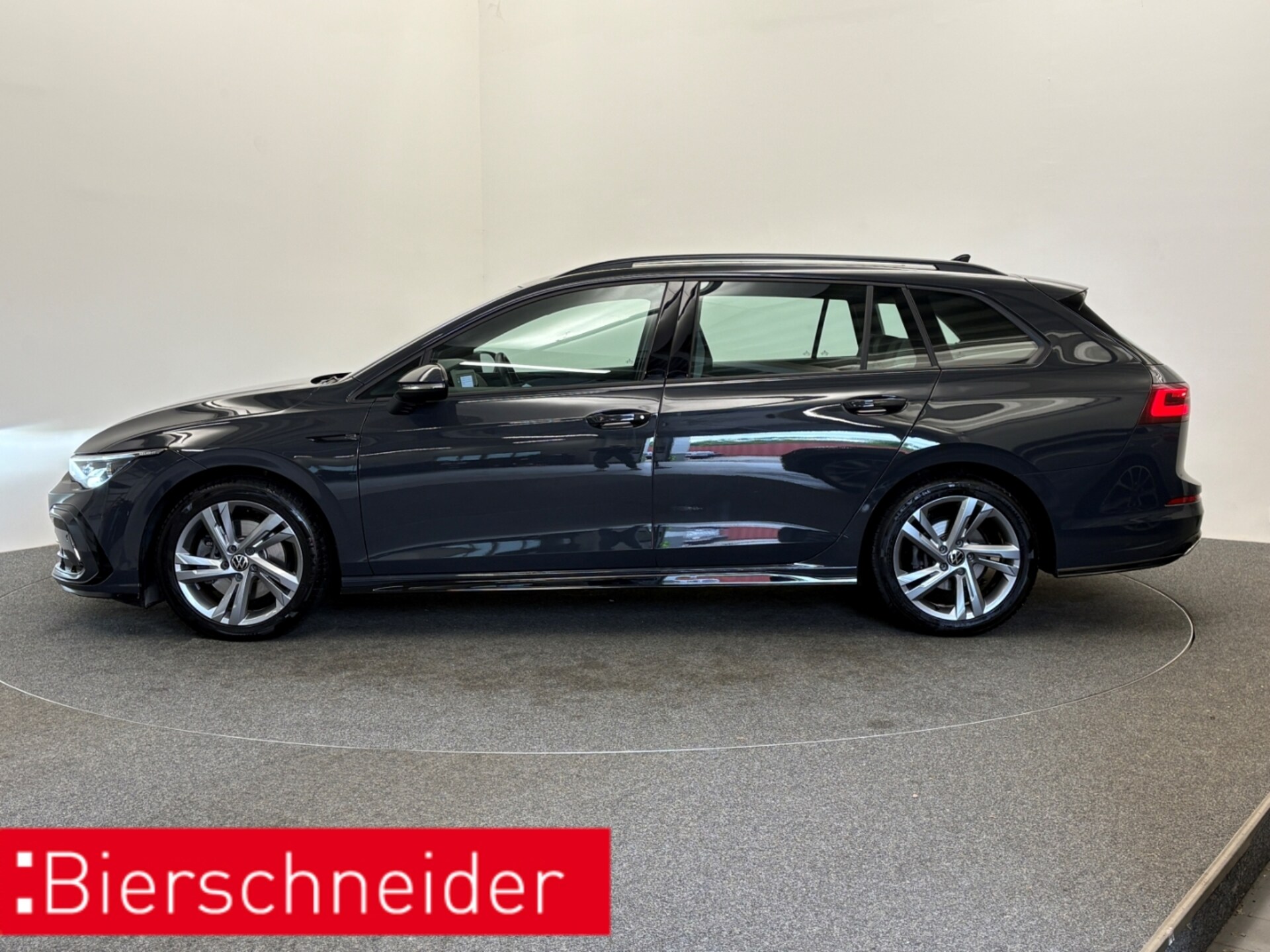 Volkswagen Golf Variant R-Line