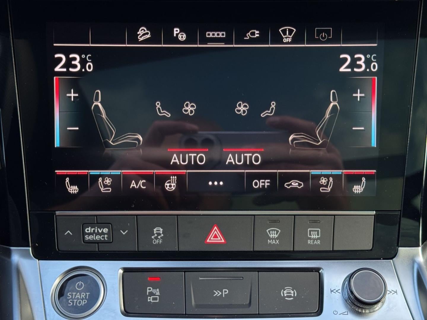 Bild über Audi Q8 Sportback e-tron S line 55 e-tron quattro - für weitere Informationen kontaktieren Sie den Audi Partner