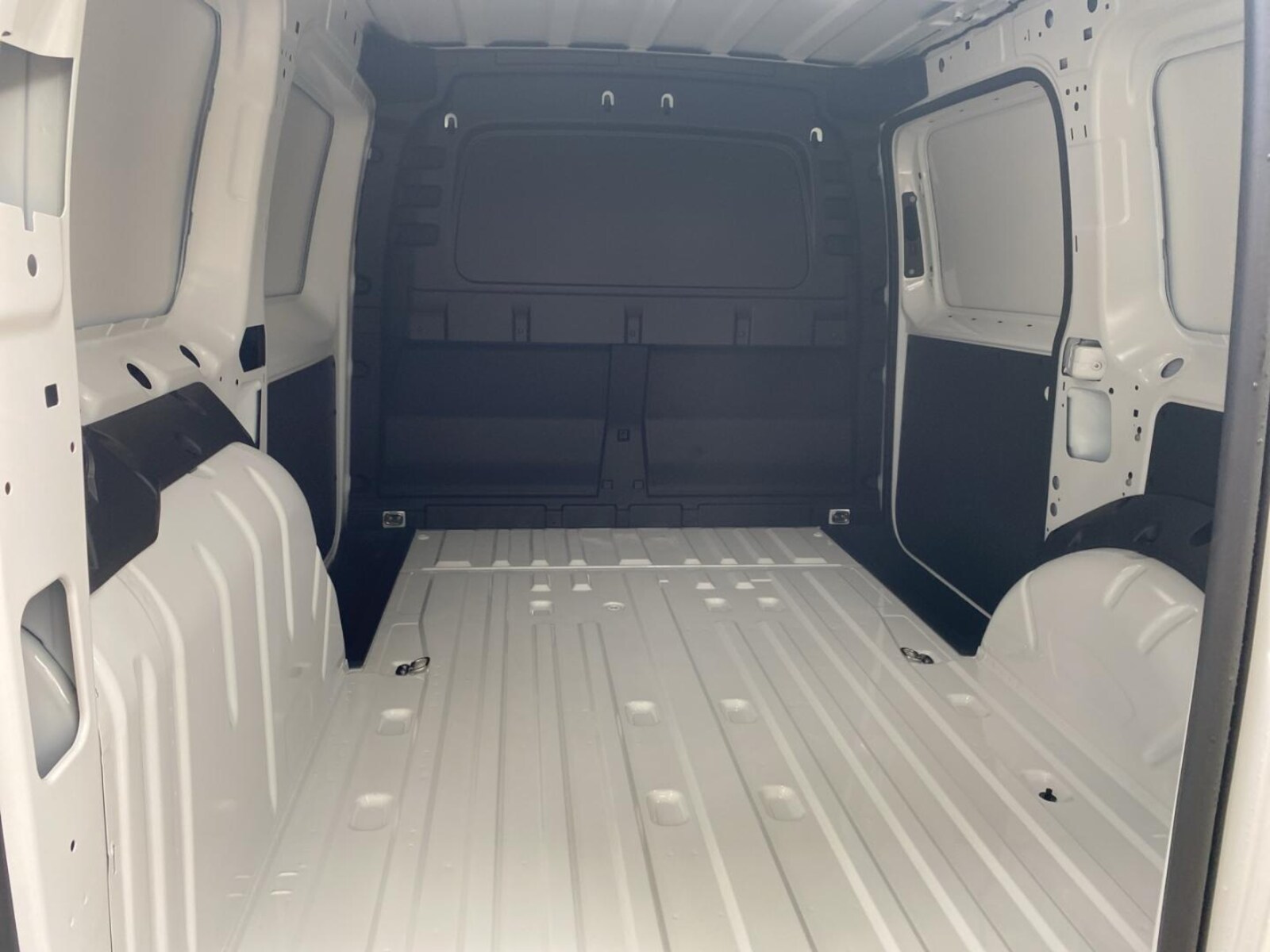 Volkswagen Caddy Maxi Cargo – Bild 13