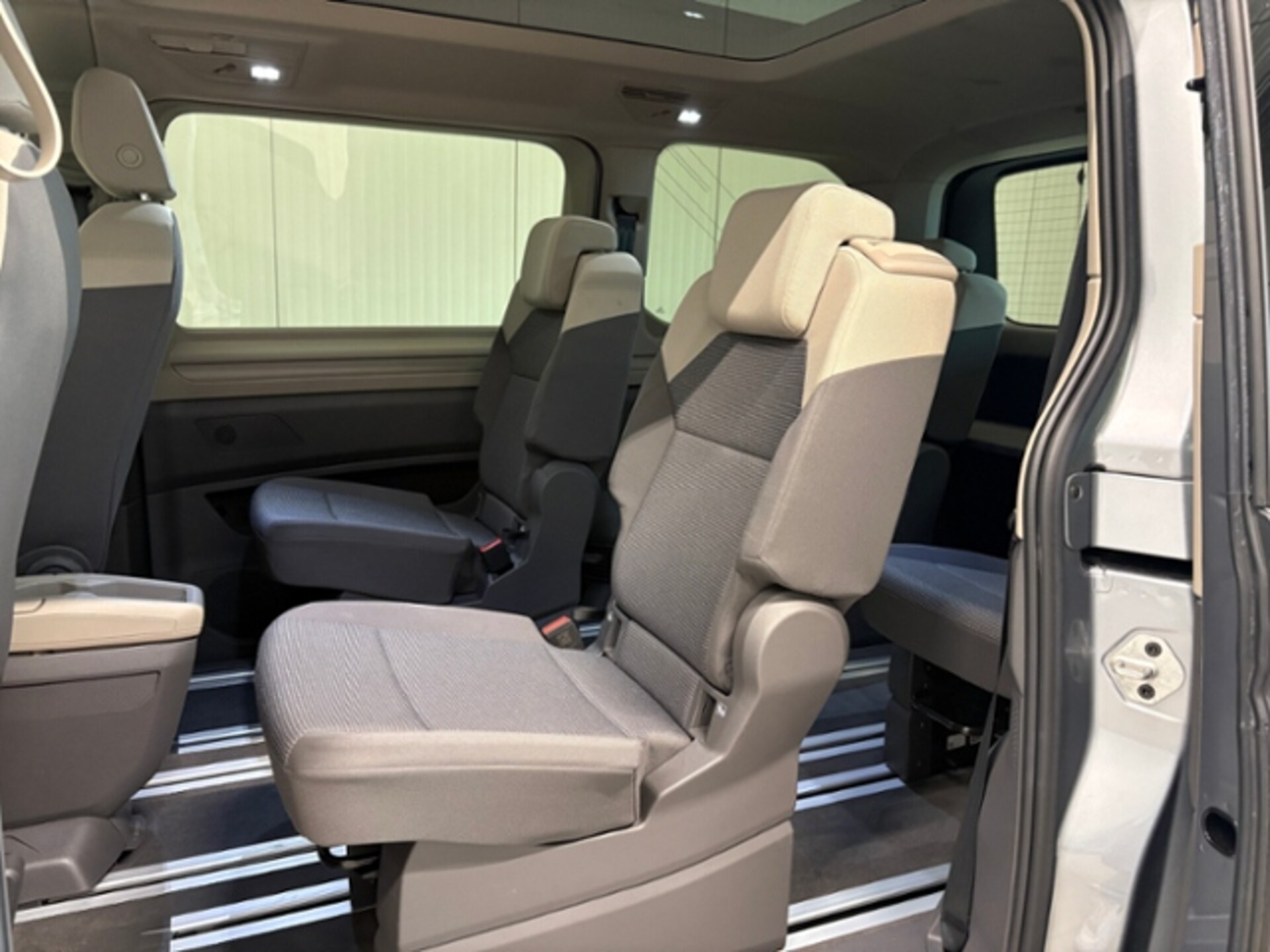 Volkswagen Multivan Basis-Modell