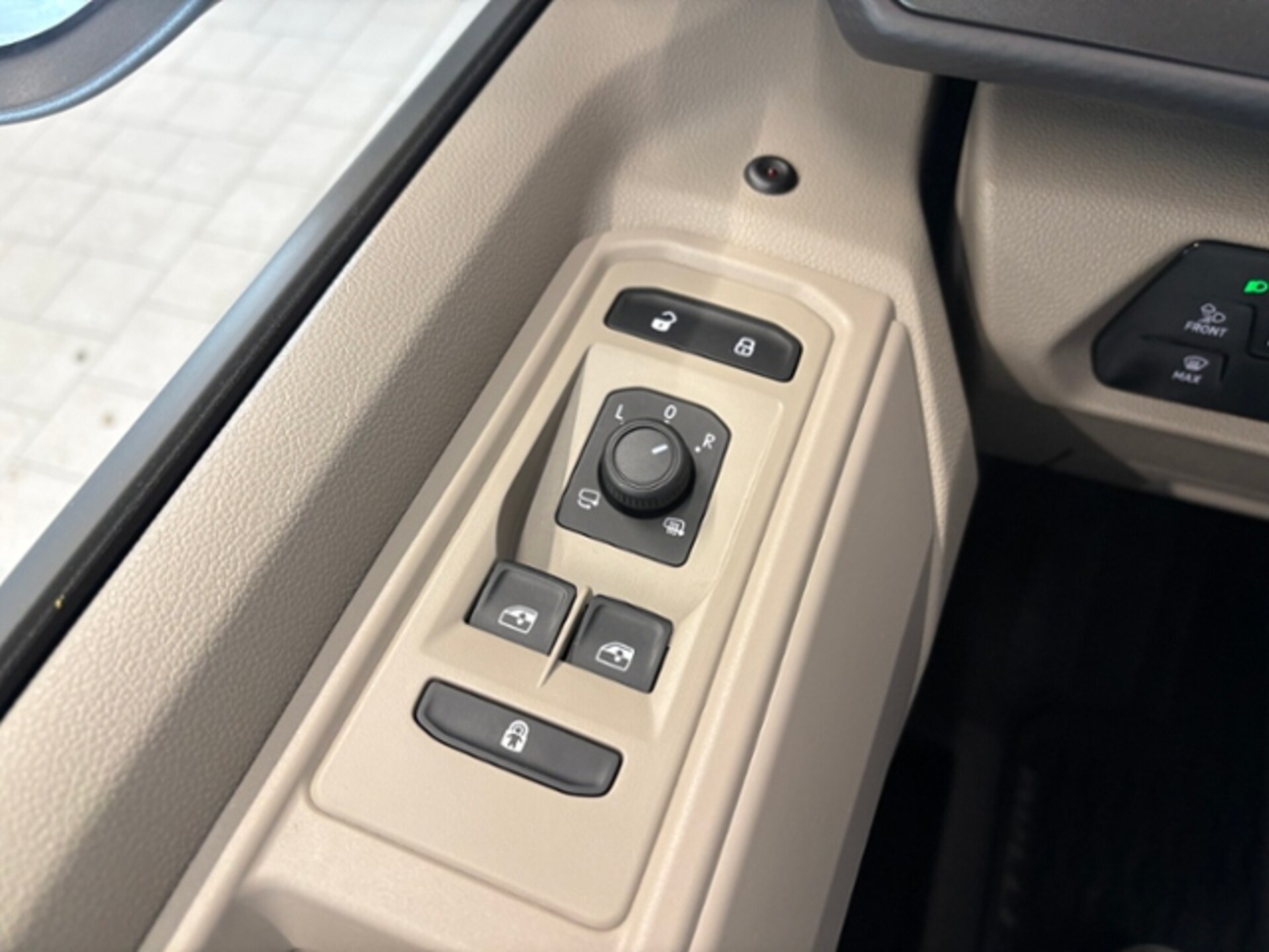 Volkswagen Multivan Basis-Modell