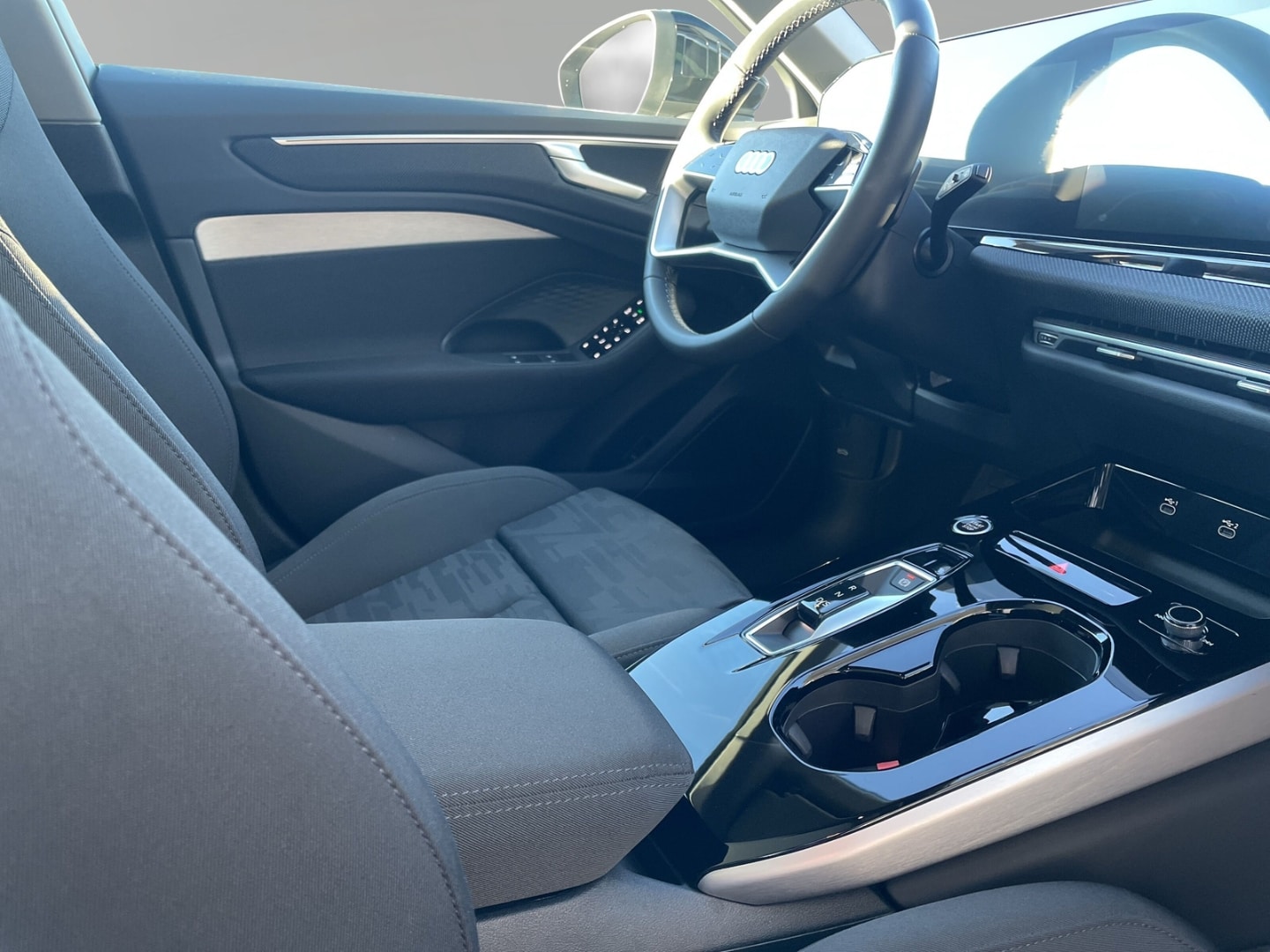 Bild über Audi A6 Avant TDI quattro 150 kW S tronic - für weitere Informationen kontaktieren Sie den Audi Partner