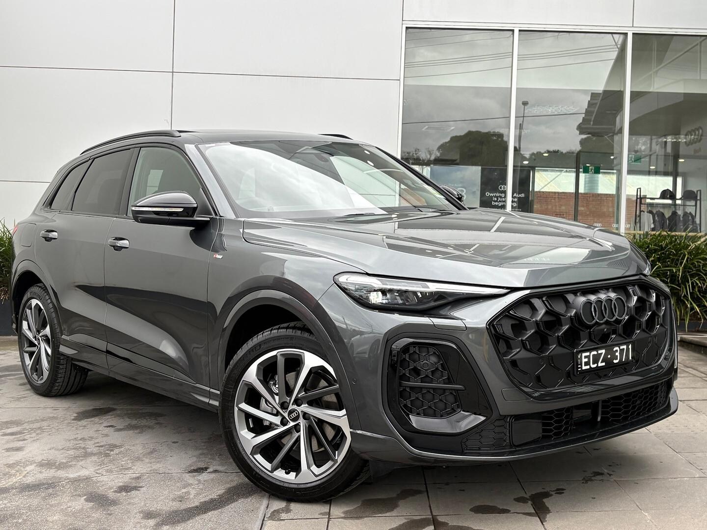 Image about Audi Q5 SUV Q5 sport TFSI quattro S tronic