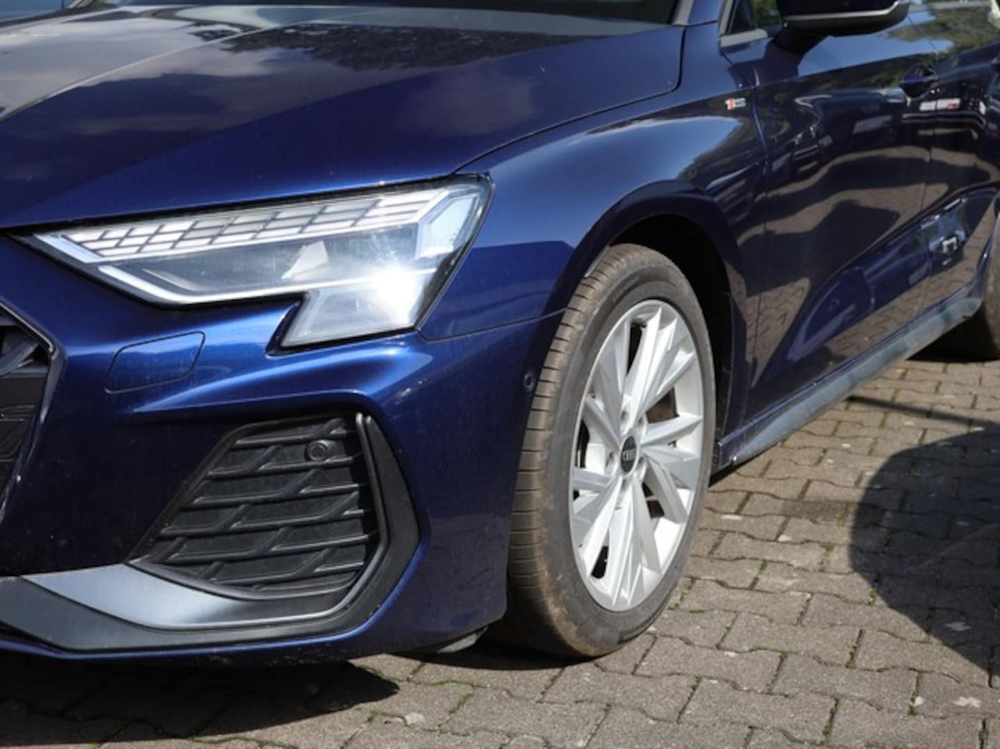 Bild über Audi A3 Sportback S line 35 TFSI S tronic - für weitere Informationen kontaktieren Sie den Audi Partner