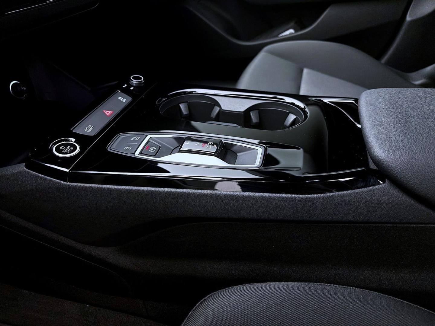 Bild über Audi A6 Avant e-tron e-tron 210 kW - für weitere Informationen kontaktieren Sie den Audi Partner