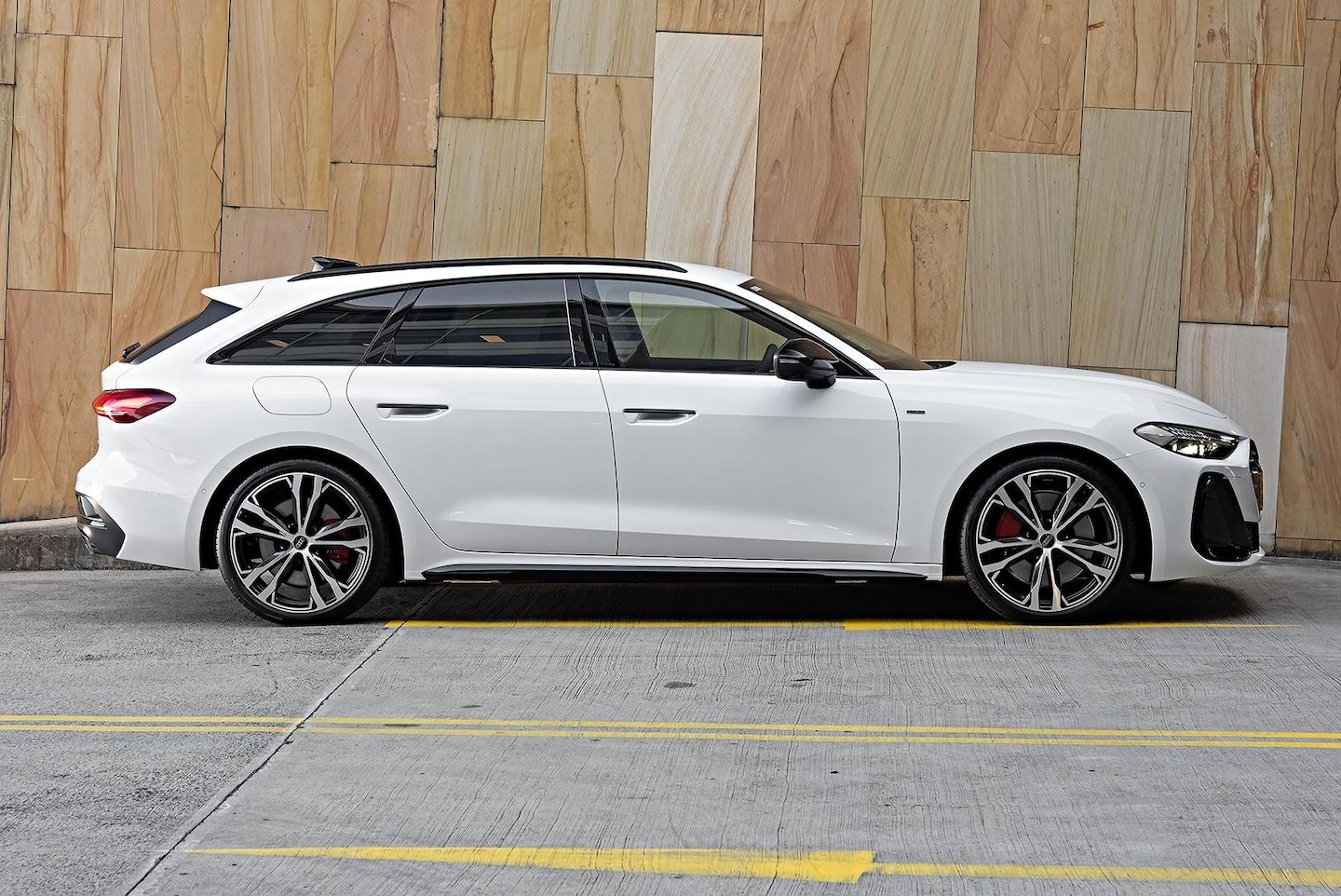 Image about Audi A5 Avant TFSI e e-hybrid quattro 270 kW S tronic