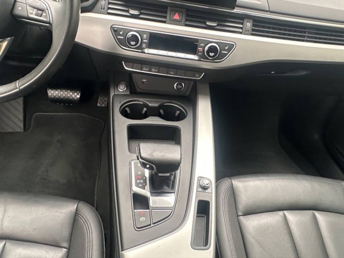 Bild über Audi A4 Avant advanced 35 TFSI S tronic - für weitere Informationen kontaktieren Sie den Audi Partner