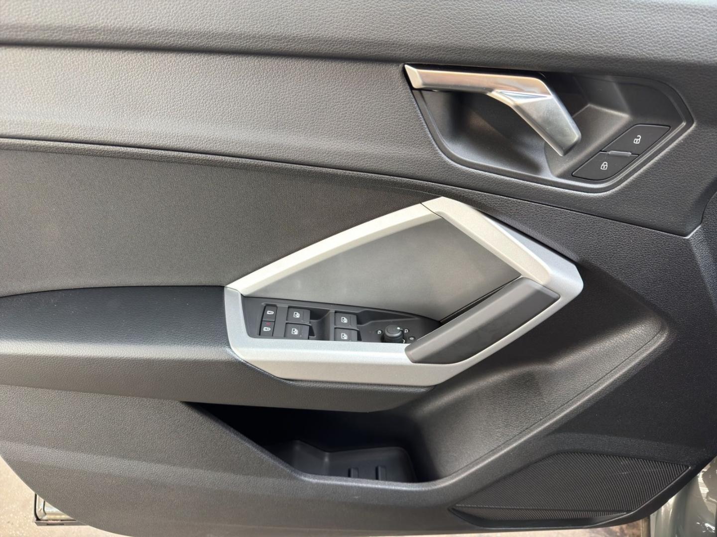 Bild über Audi Q3 35 TDI S tronic - für weitere Informationen kontaktieren Sie den Audi Partner