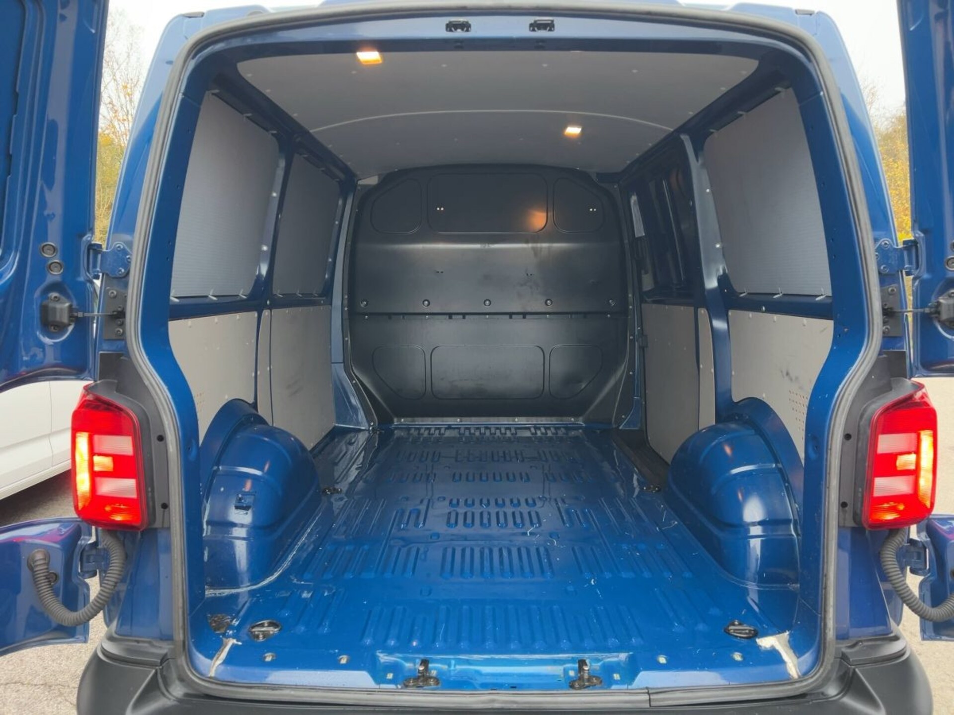 Volkswagen T6 Transporter Kasten kurzer Radstand