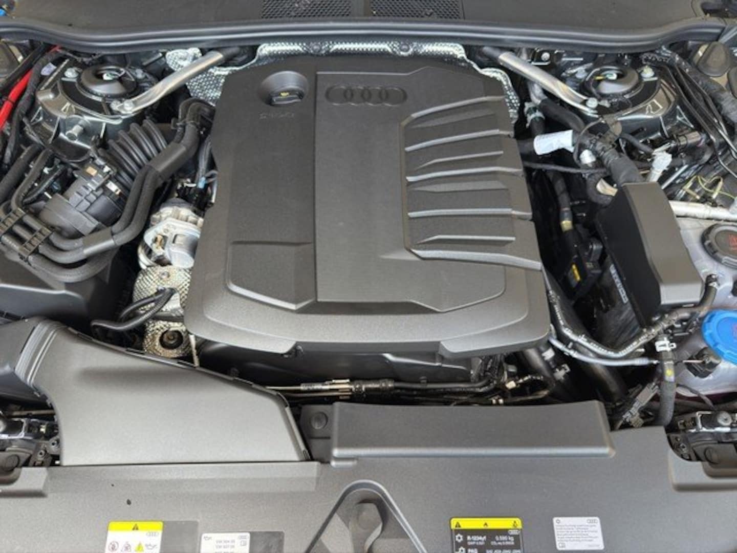 Bild über Audi A6 Avant edition one TDI quattro 150 kWS tronic - für weitere Informationen kontaktieren Sie den Audi Partner