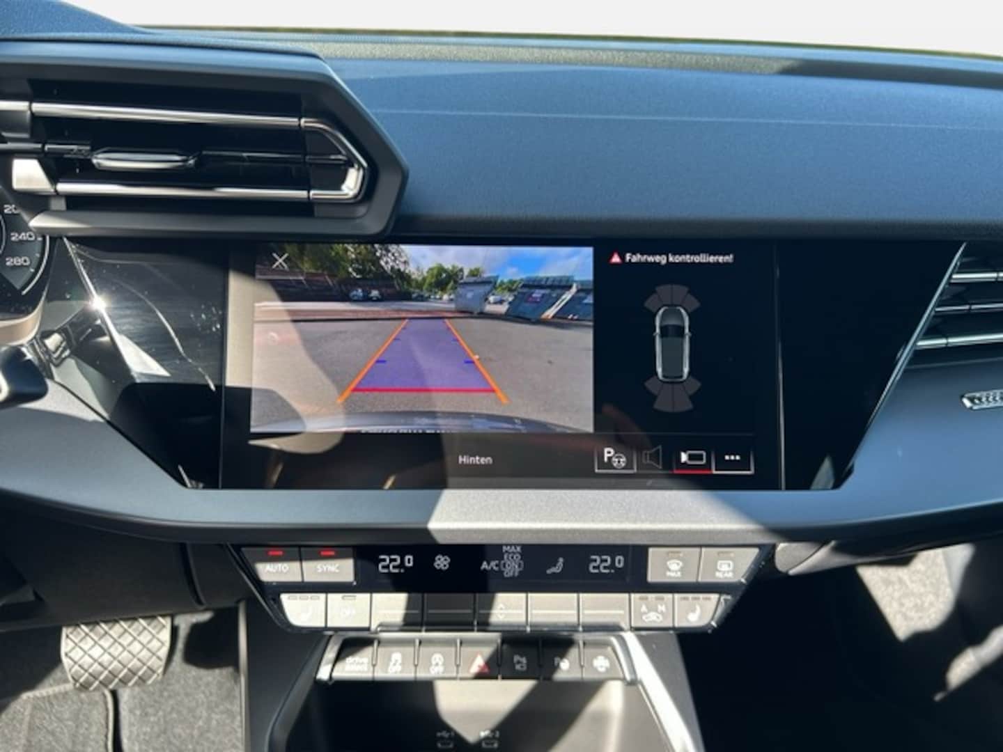 Bild über Audi A3 Sportback S line 35 TFSI S tronic - für weitere Informationen kontaktieren Sie den Audi Partner
