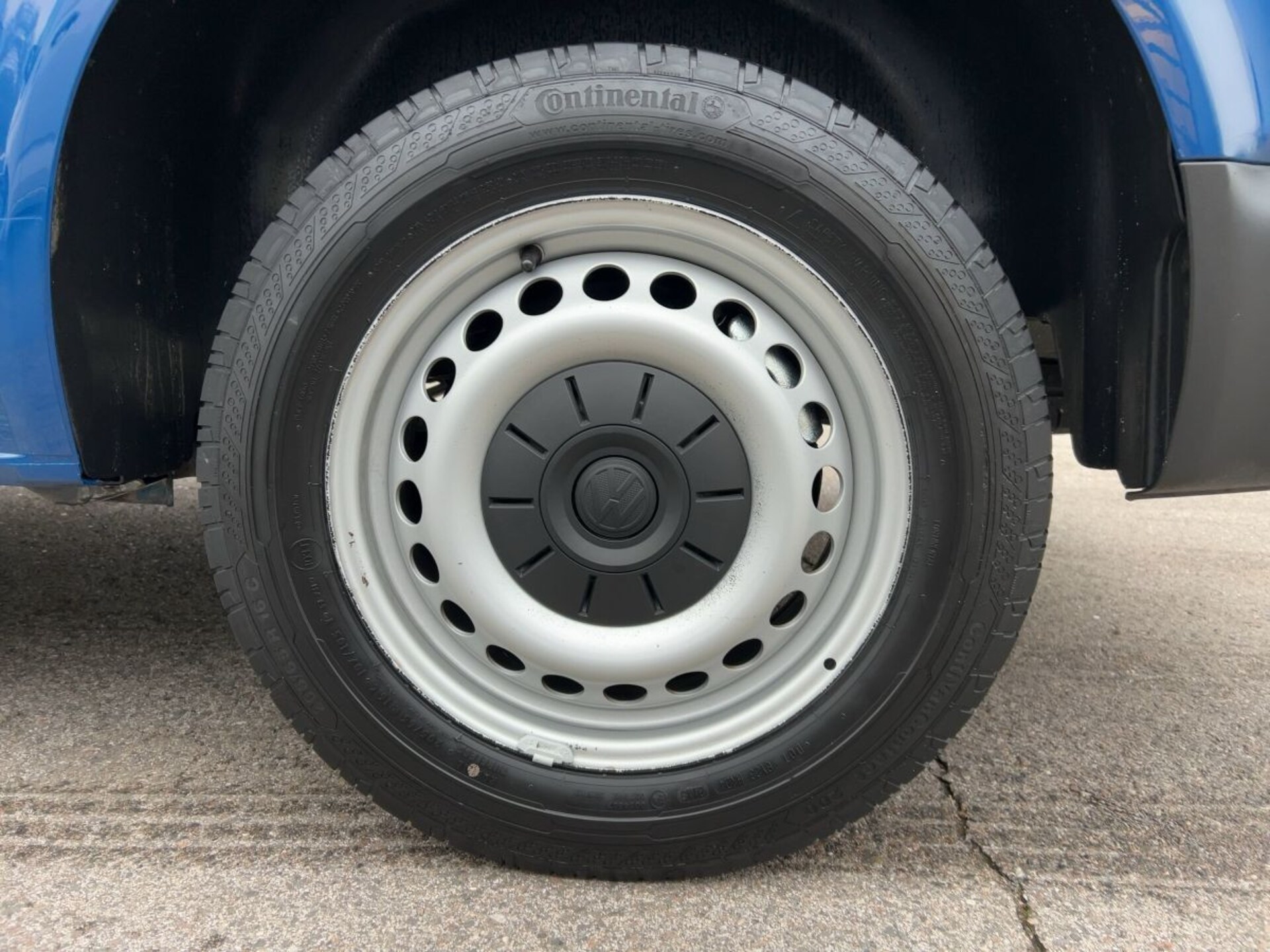 Volkswagen T6 Transporter Kasten kurzer Radstand