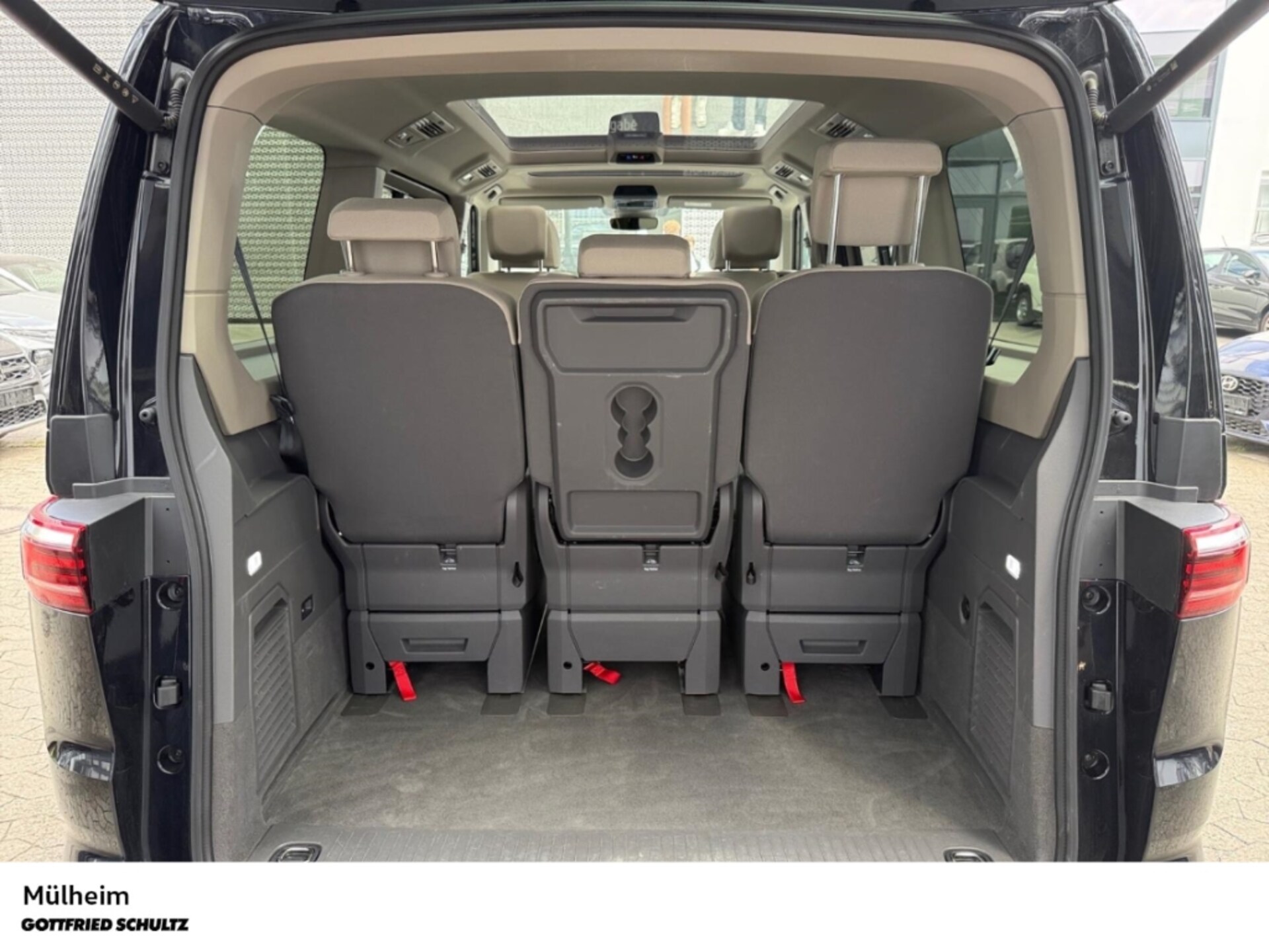 Volkswagen Multivan Langversion Basis-Modell