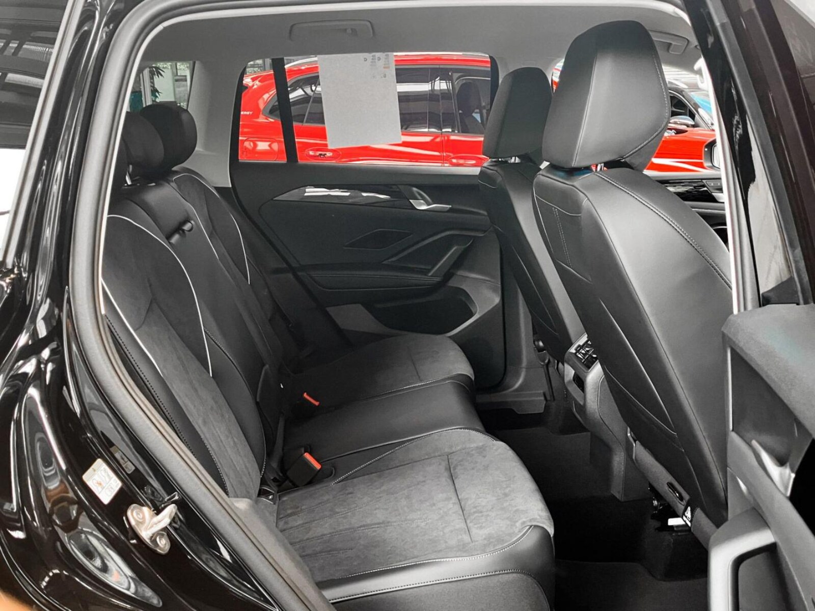 Volkswagen Tiguan – Bild 12