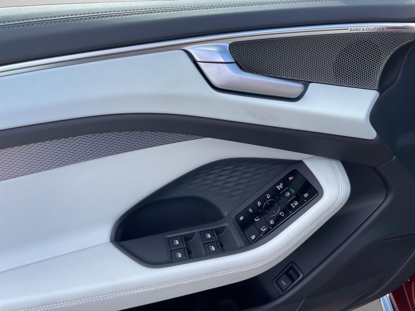 Bild über Audi A6 Avant TDI quattro 150 kW S tronic - für weitere Informationen kontaktieren Sie den Audi Partner