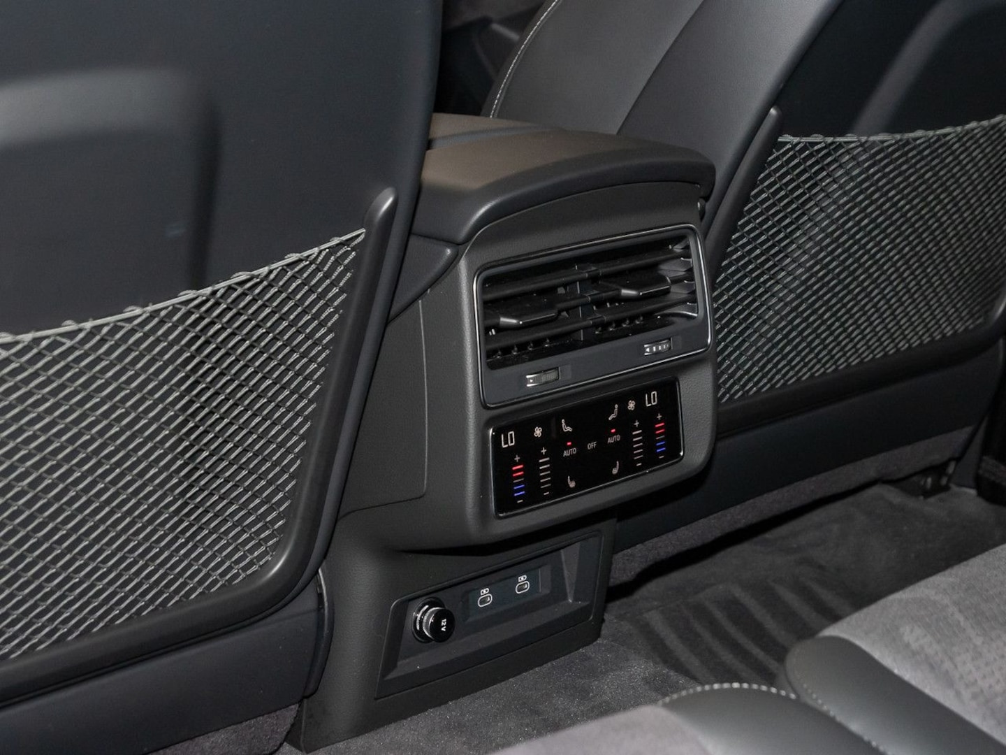 Bild über Audi Q7 SUV S line business TDI quattro 210 kW tiptronic - für weitere Informationen kontaktieren Sie den Audi Partner