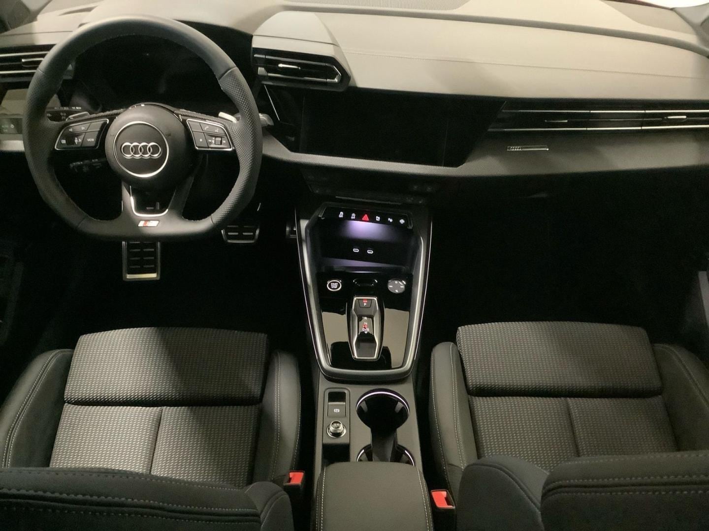 Bild über Audi A3 Sportback TFSI 110 kW S tronic - für weitere Informationen kontaktieren Sie den Audi Partner