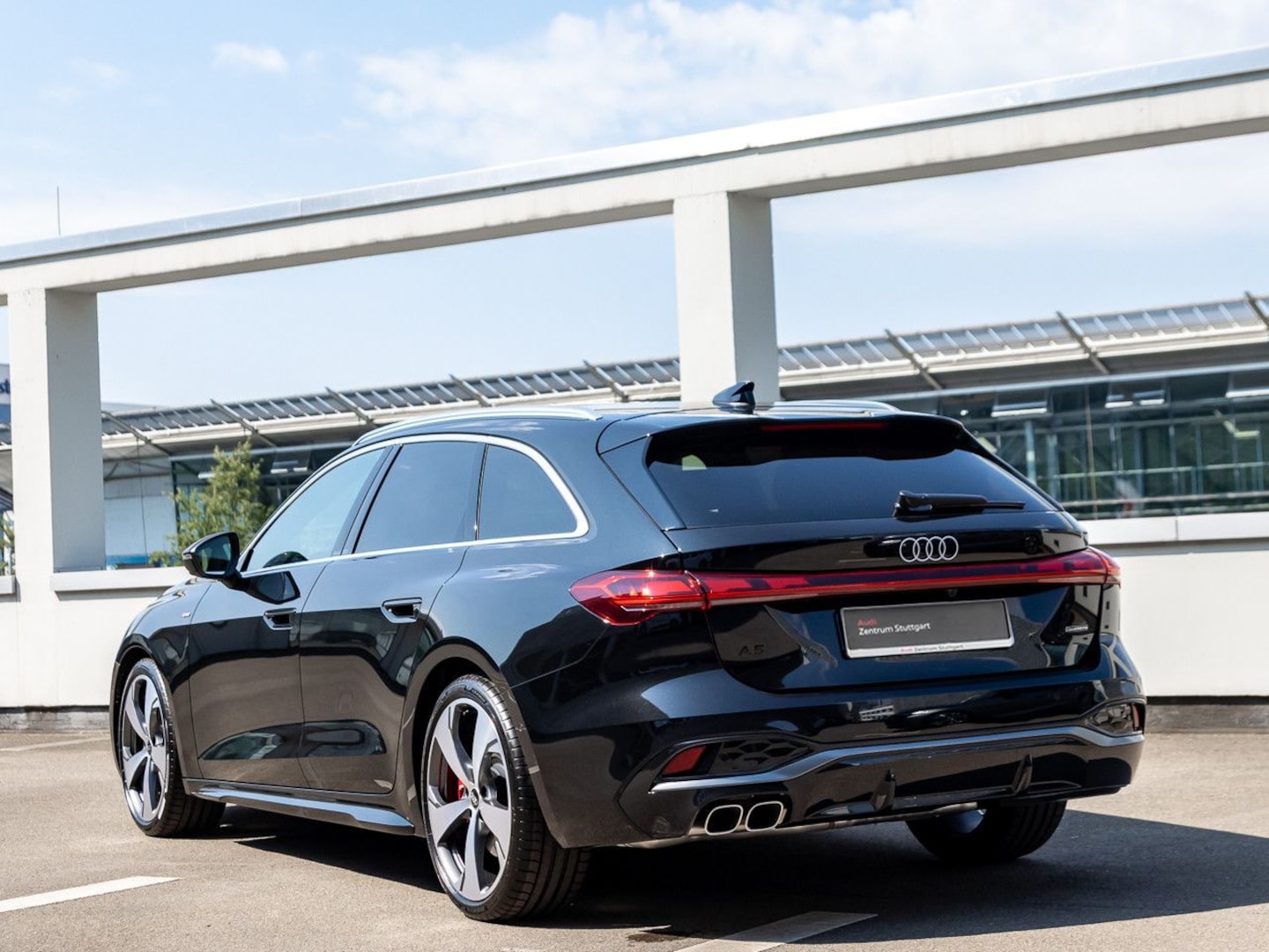 Bild über Audi A5 Avant TDI quattro 150 kW S tronic - für weitere Informationen kontaktieren Sie den Audi Partner