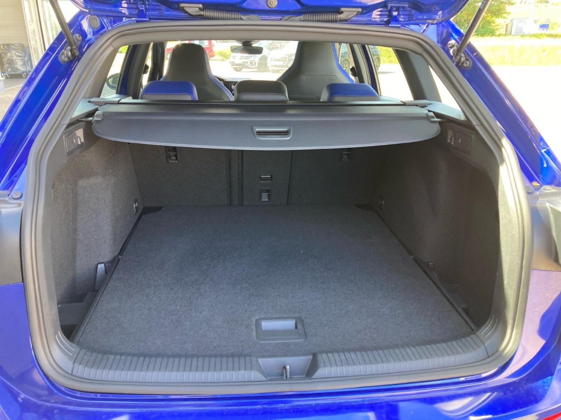 Volkswagen Golf Variant R