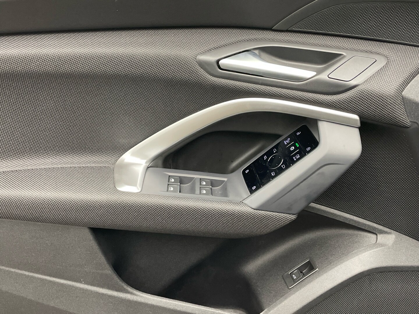 Image about Audi Q5 SUV TDI quattro 150 kW S tronic