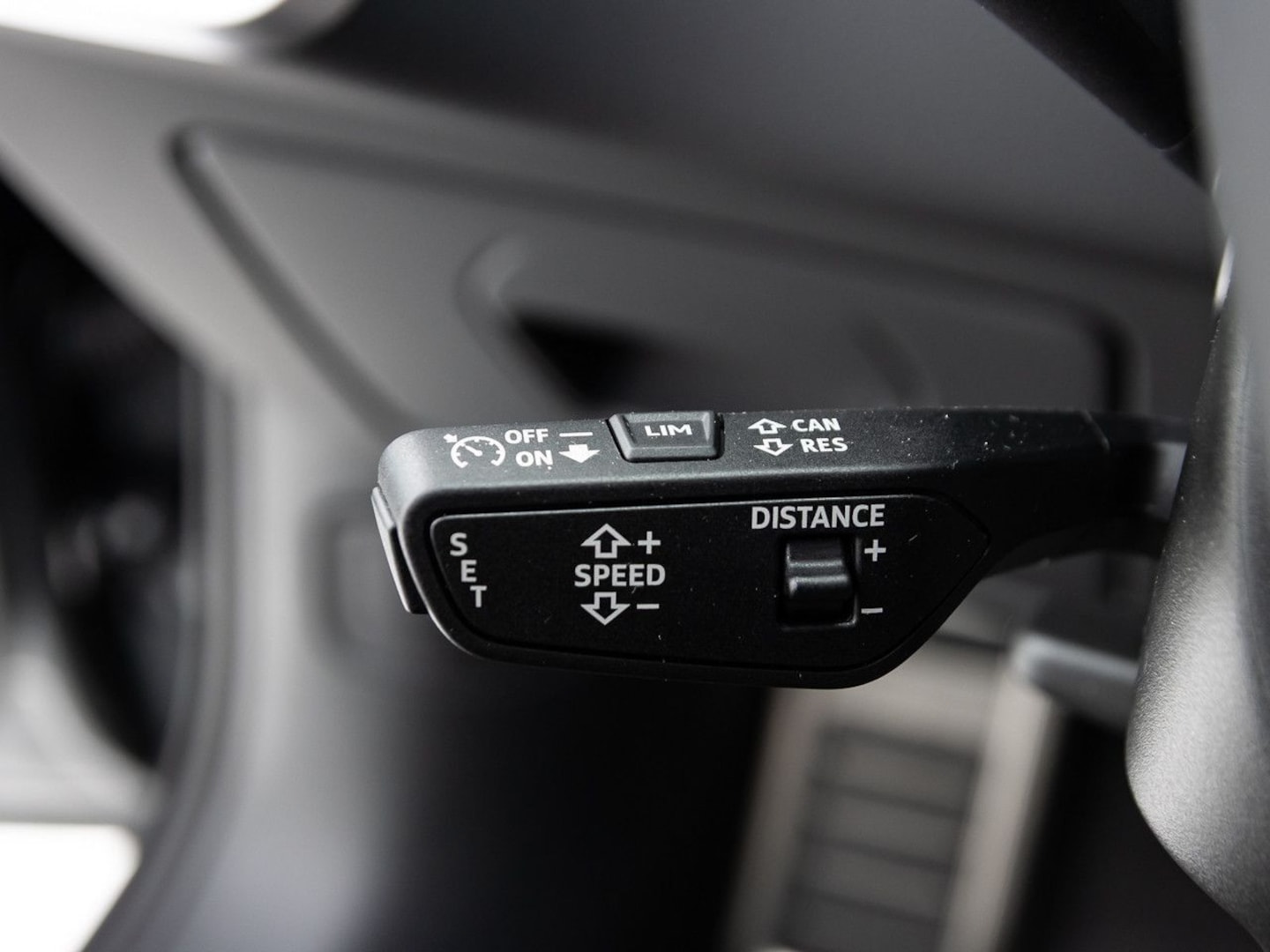 Bild über Audi A6 Avant S line 40 TDI quattro S tronic - für weitere Informationen kontaktieren Sie den Audi Partner