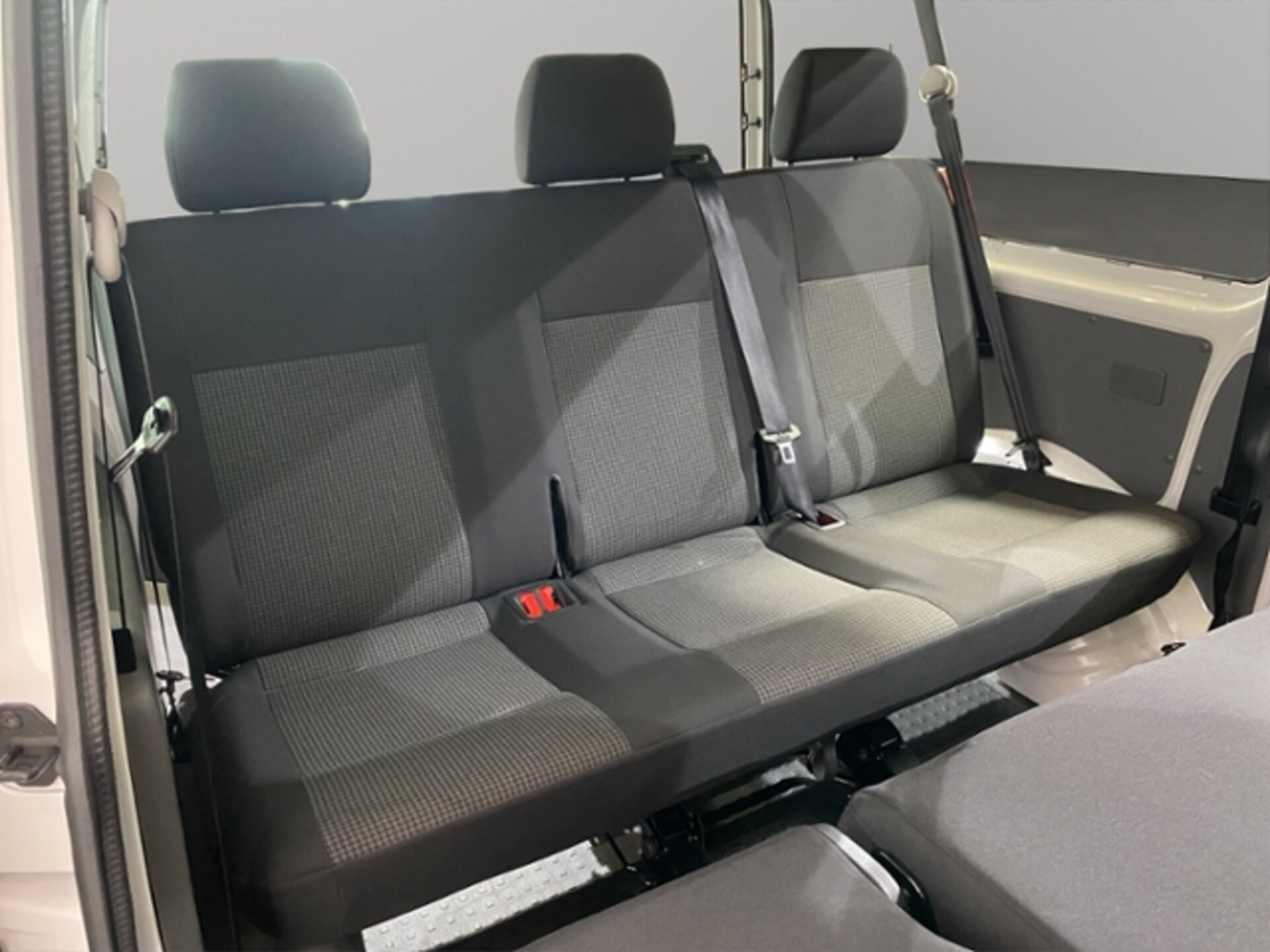 Volkswagen T6.1 Transporter Kombi kurzer Radstand
