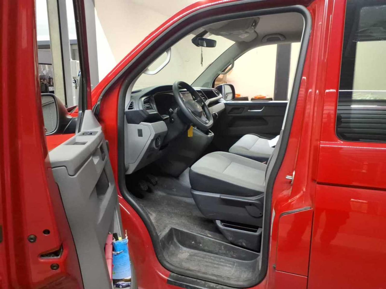 Volkswagen T6.1 Transporter Kombi kurzer Radstand – Bild 5