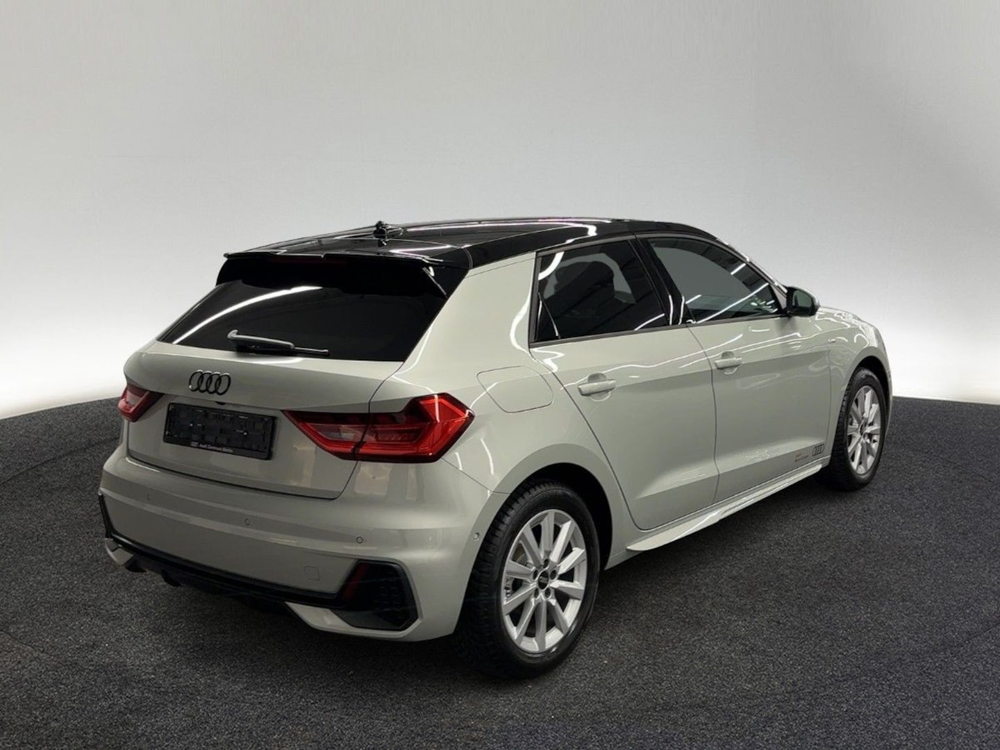 Bild über Audi A1 Sportback S line 35 TFSI S tronic - für weitere Informationen kontaktieren Sie den Audi Partner