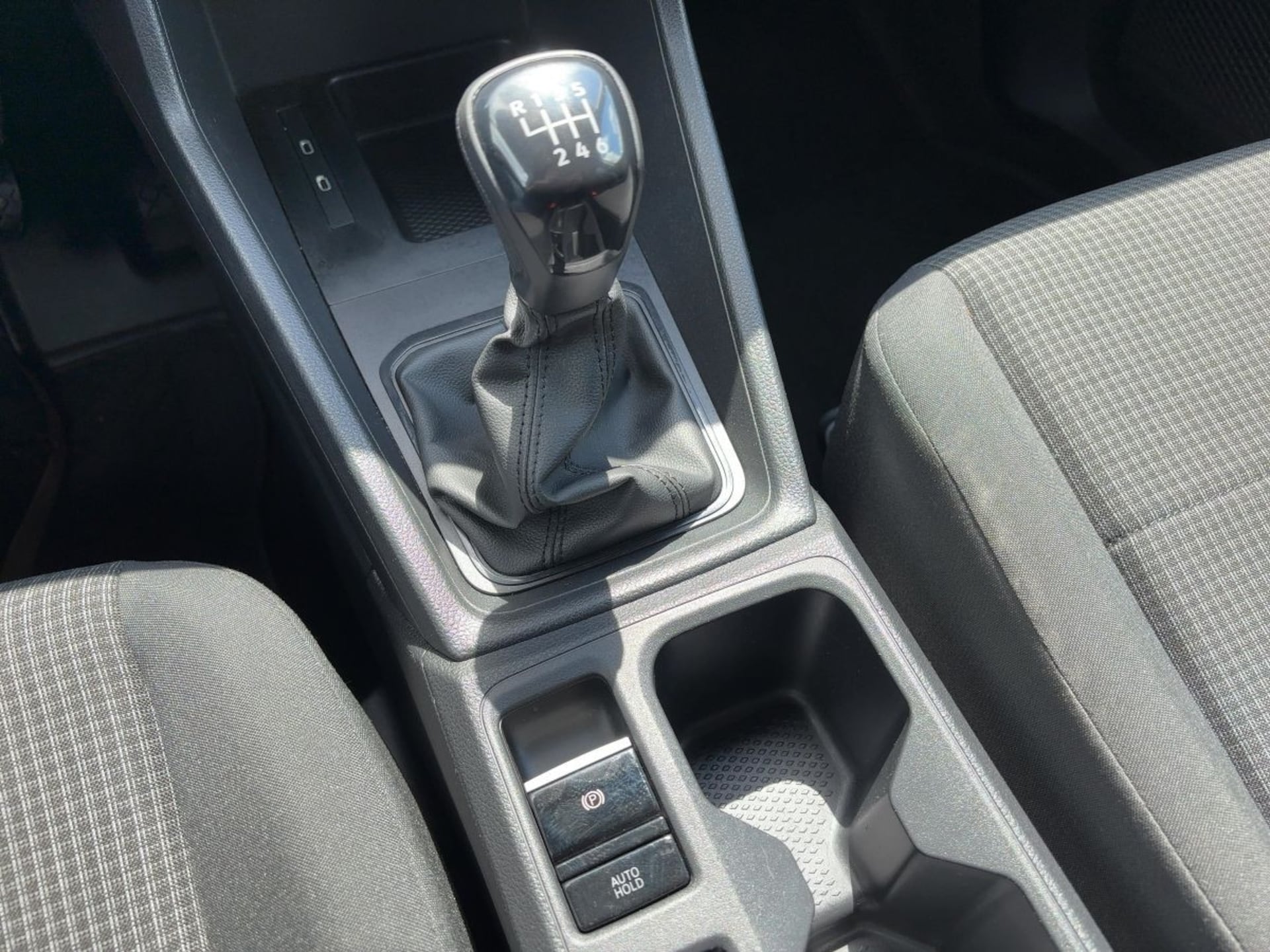 Volkswagen Caddy Basis-Modell