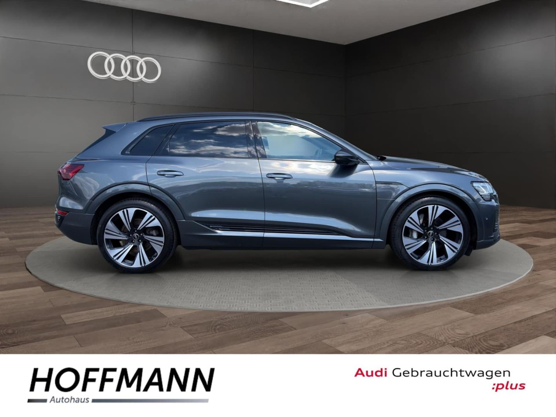 Audi Q8 e-tron S line