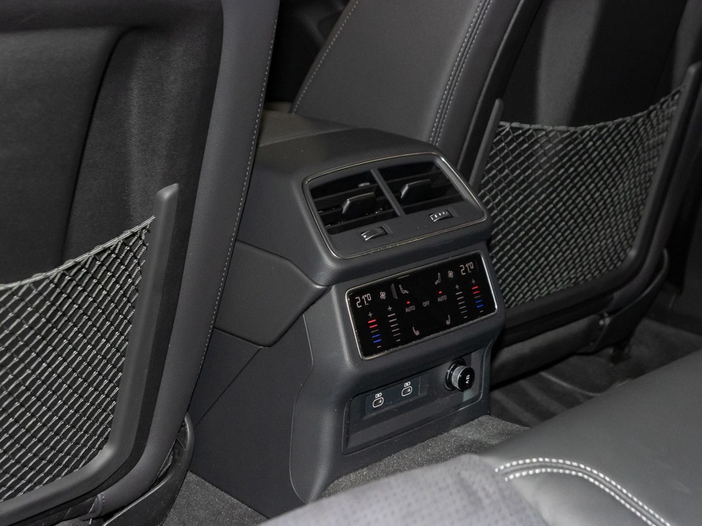 Bild über Audi S6 Avant S6 Avant TDI 253(344) kW(PS) tiptronic - für weitere Informationen kontaktieren Sie den Audi Partner