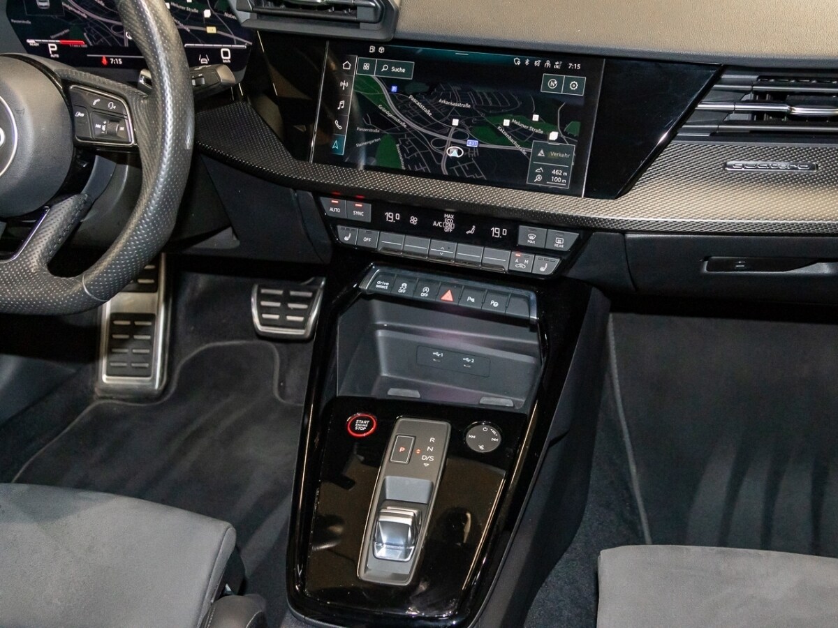 Image about Audi RS 3 Limousine TFSI quattro S tronic